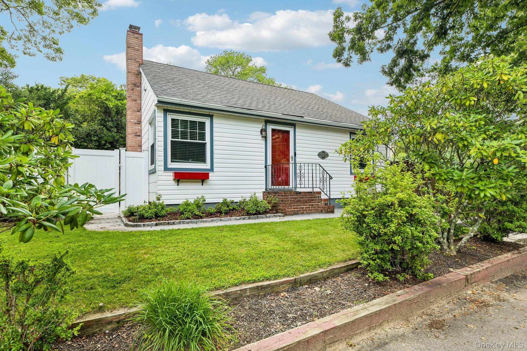 Photograph of 34 Solitaire Road