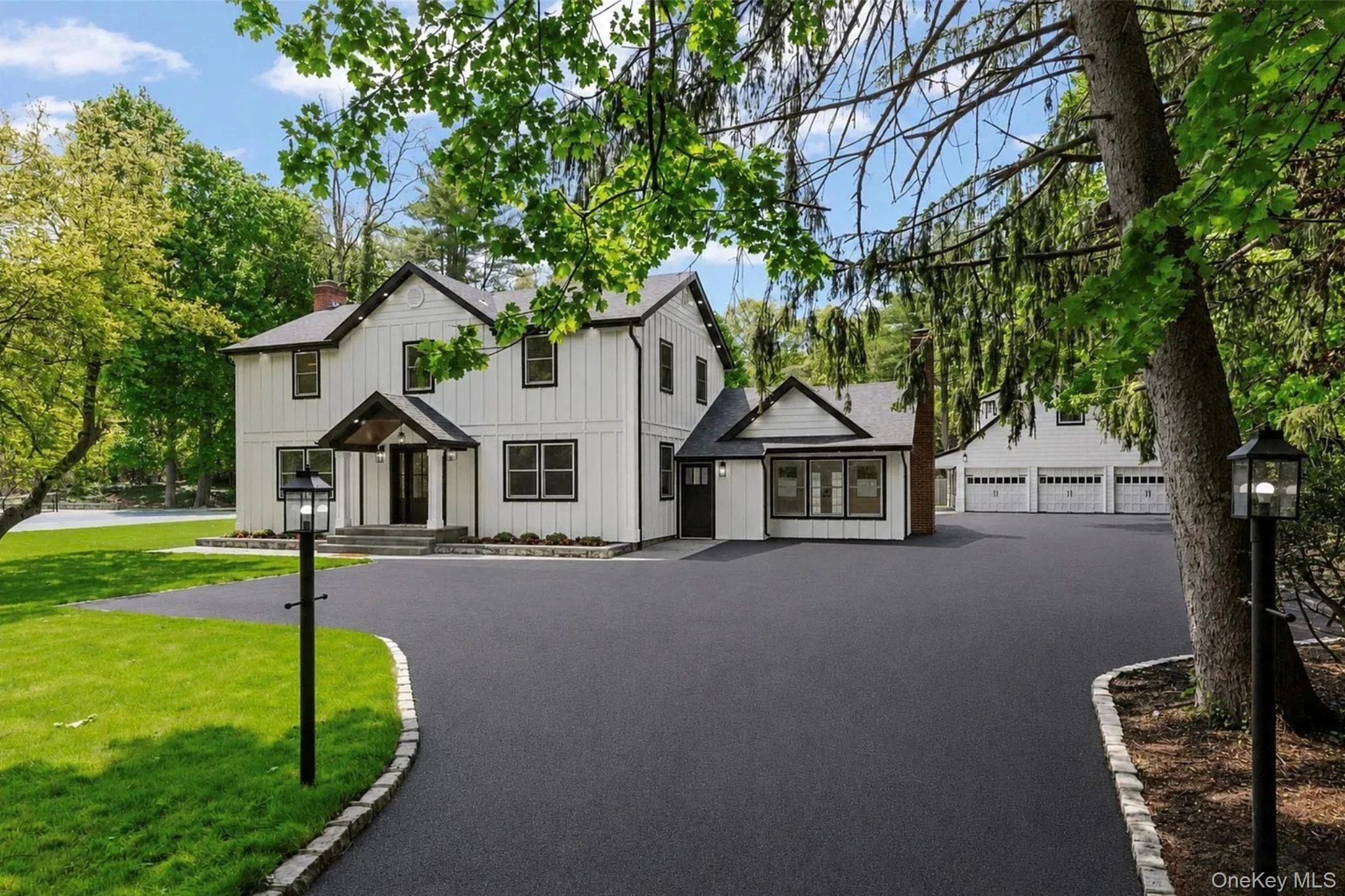 Photograph of 75 Centerport Road