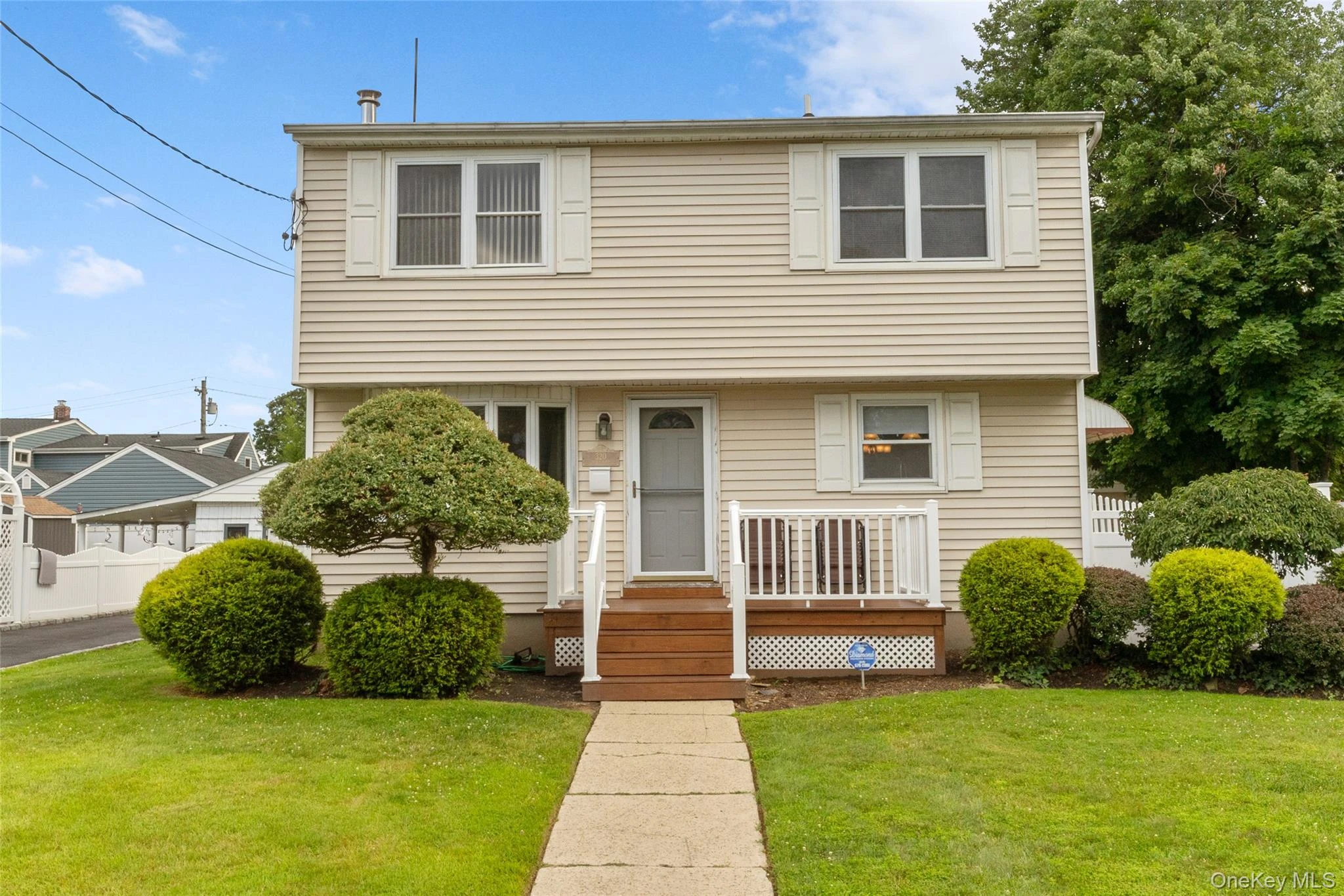 Photograph of 320 Aster Road