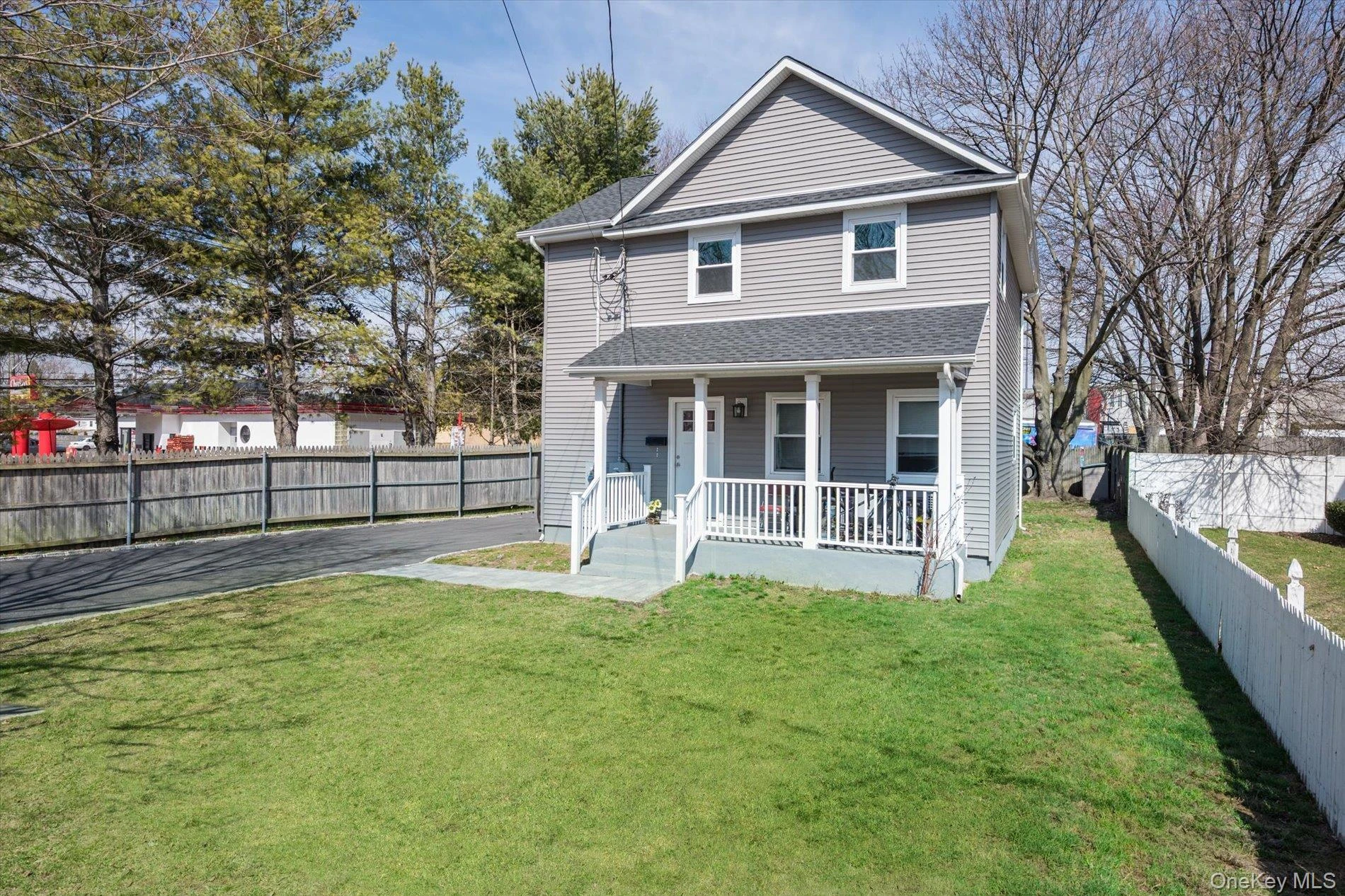 Photograph of 8 14th Street