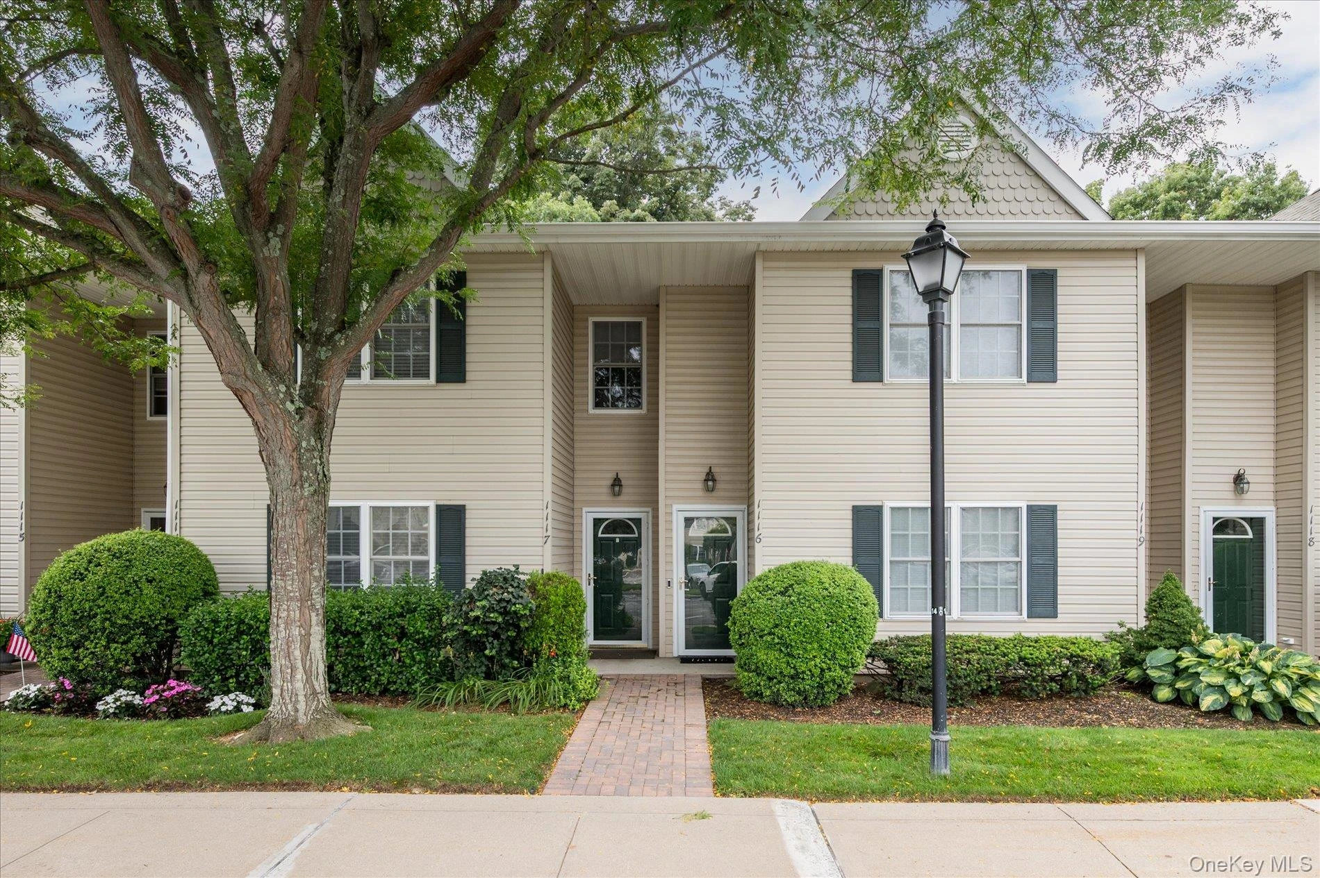 Photograph of 1116 Savoy Drive