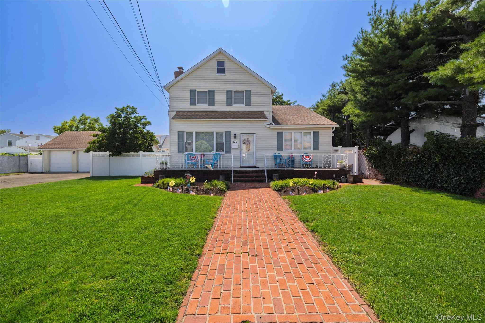 Photograph of 619 6th Street