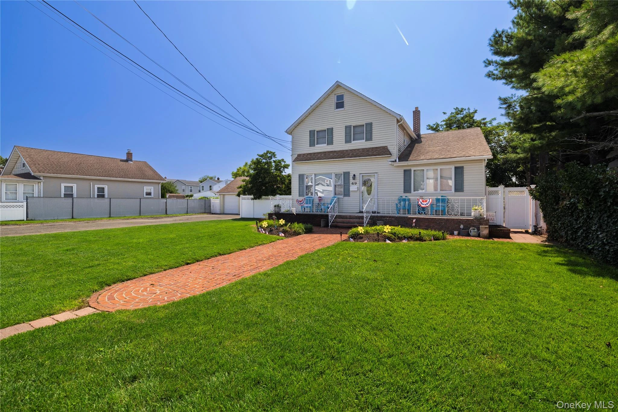 Photograph of 619 6th Street