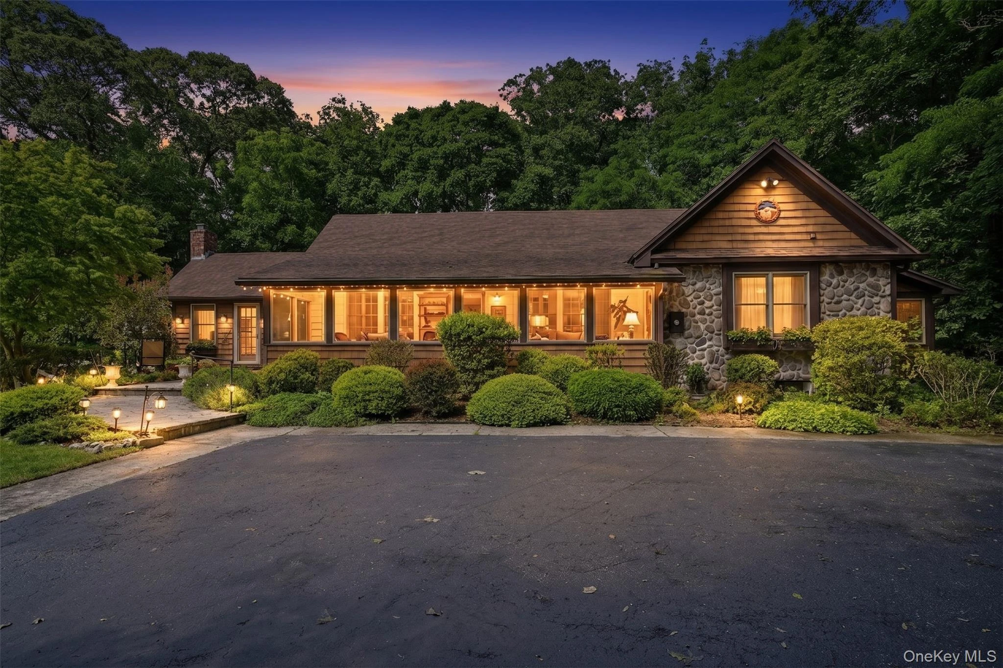 Photograph of 2064 Country Road