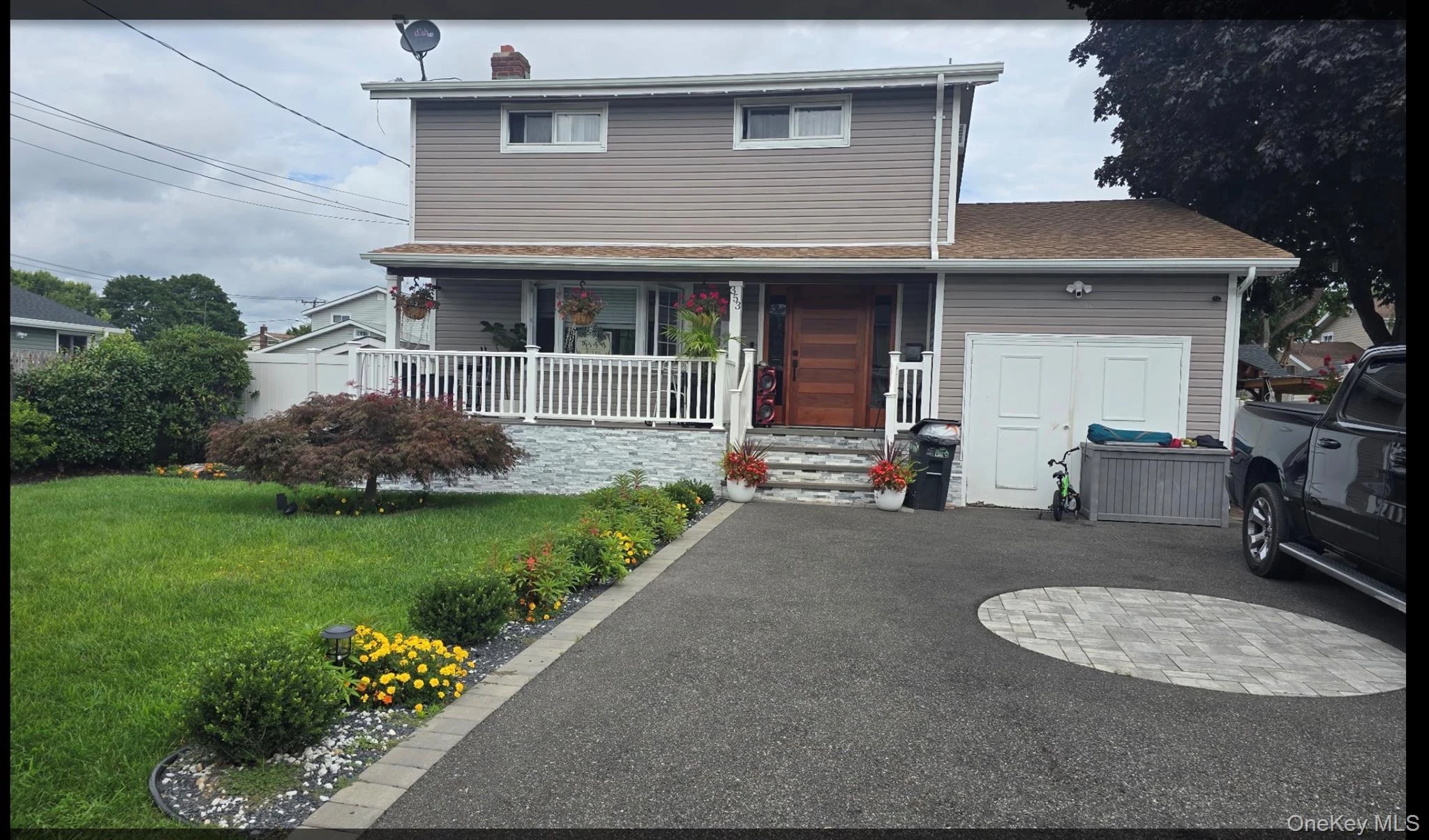 Photograph of 353 Barleau Street