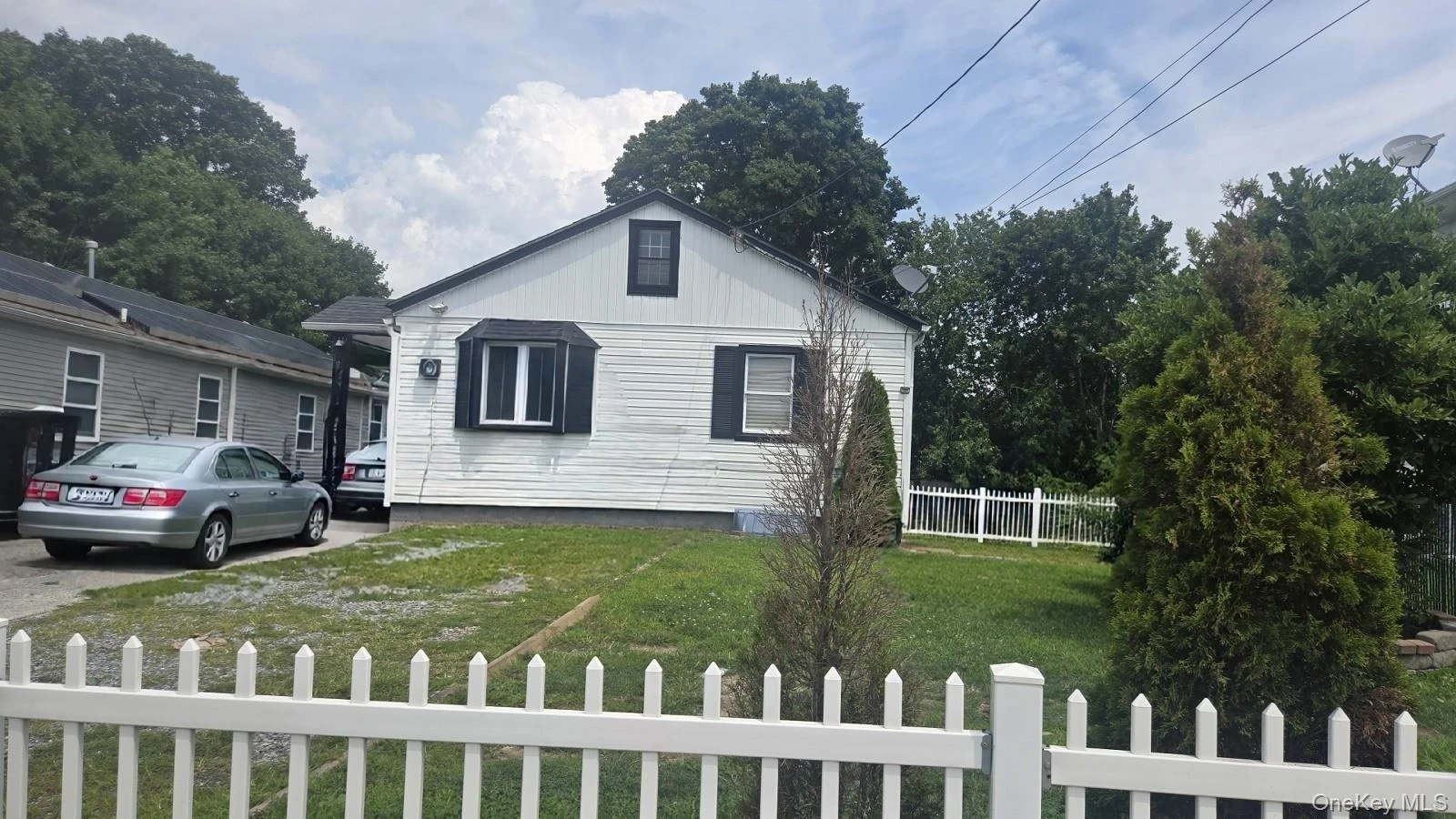 Photograph of 187 Crooked Hill Road