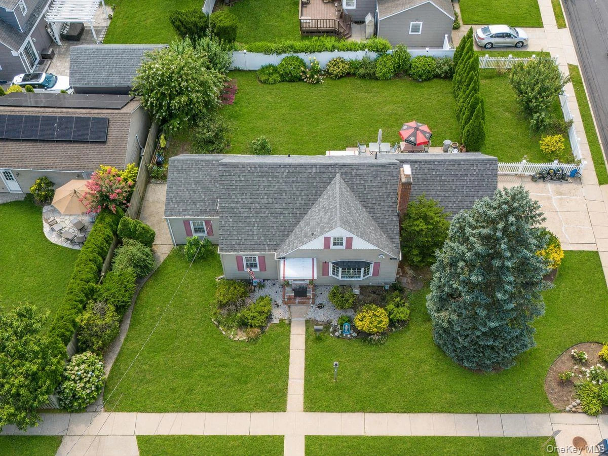 Photograph of 295 Ivy Avenue