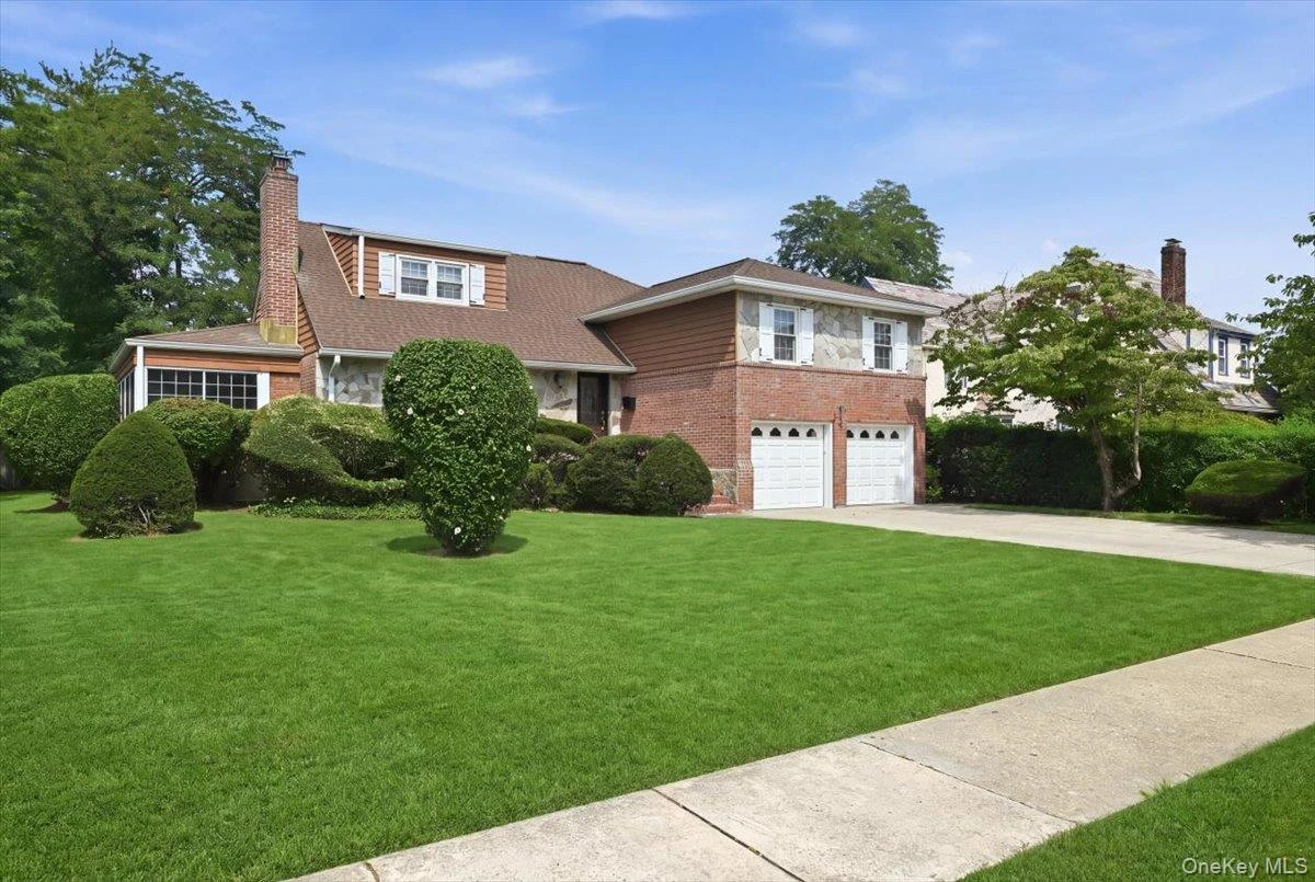 Photograph of 288 Brower Avenue
