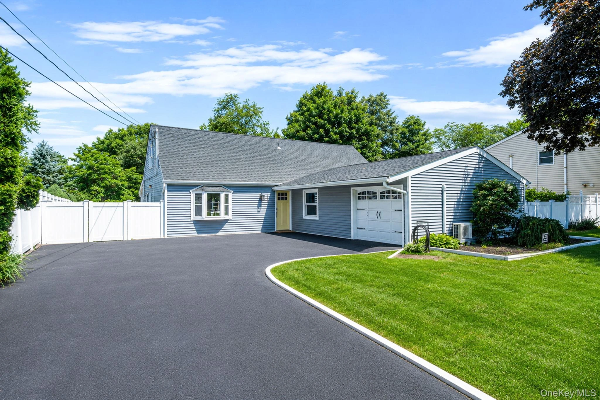 Photograph of 457 Peconic Street