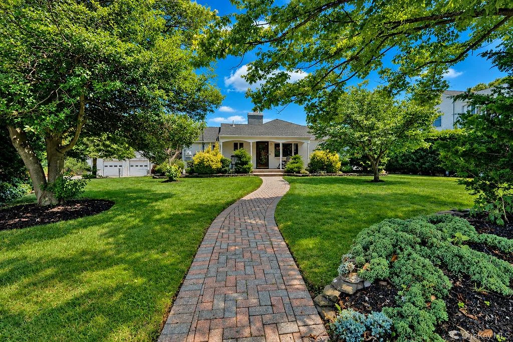 Photograph of 8 Stuart Avenue