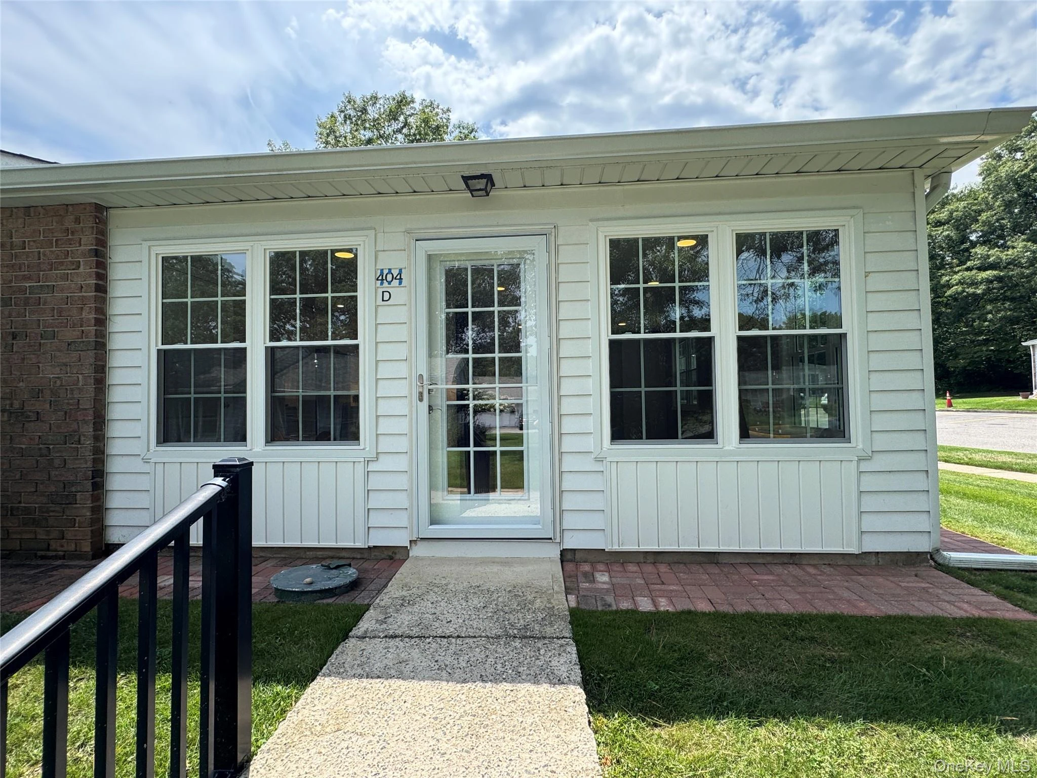 Photograph of 404 Woodbridge Drive