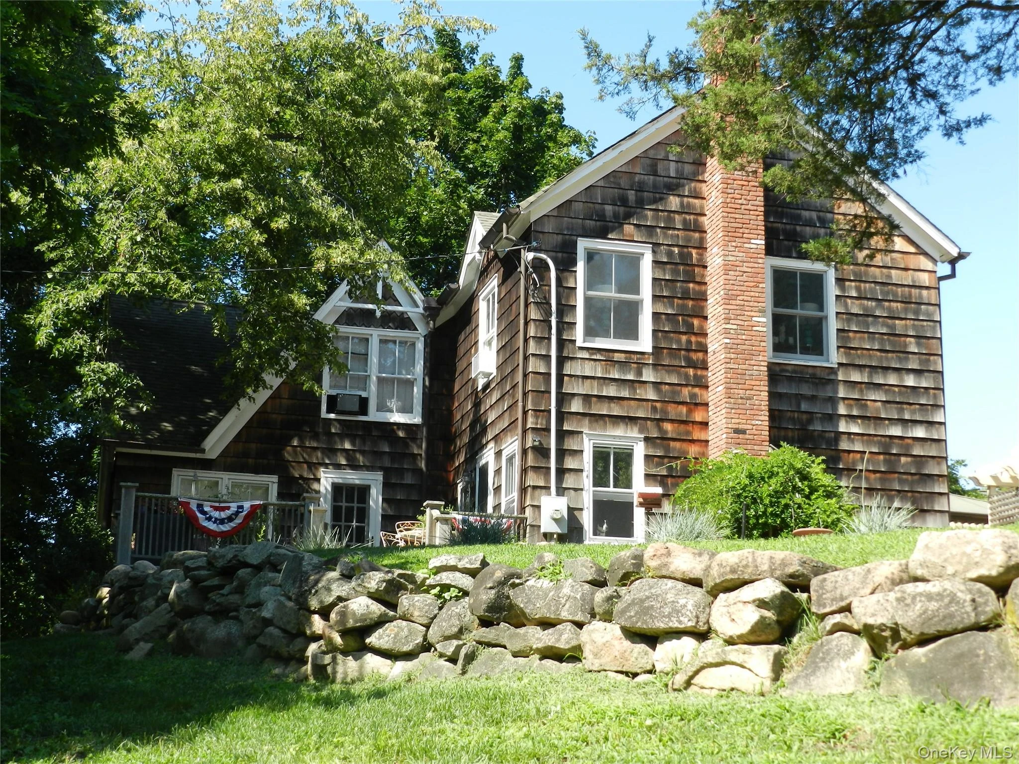 Photograph of 145 Shore Road