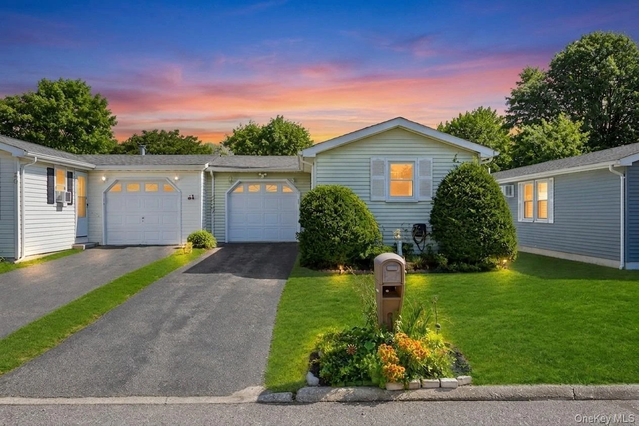 Photograph of 28 Greenwood Boulevard