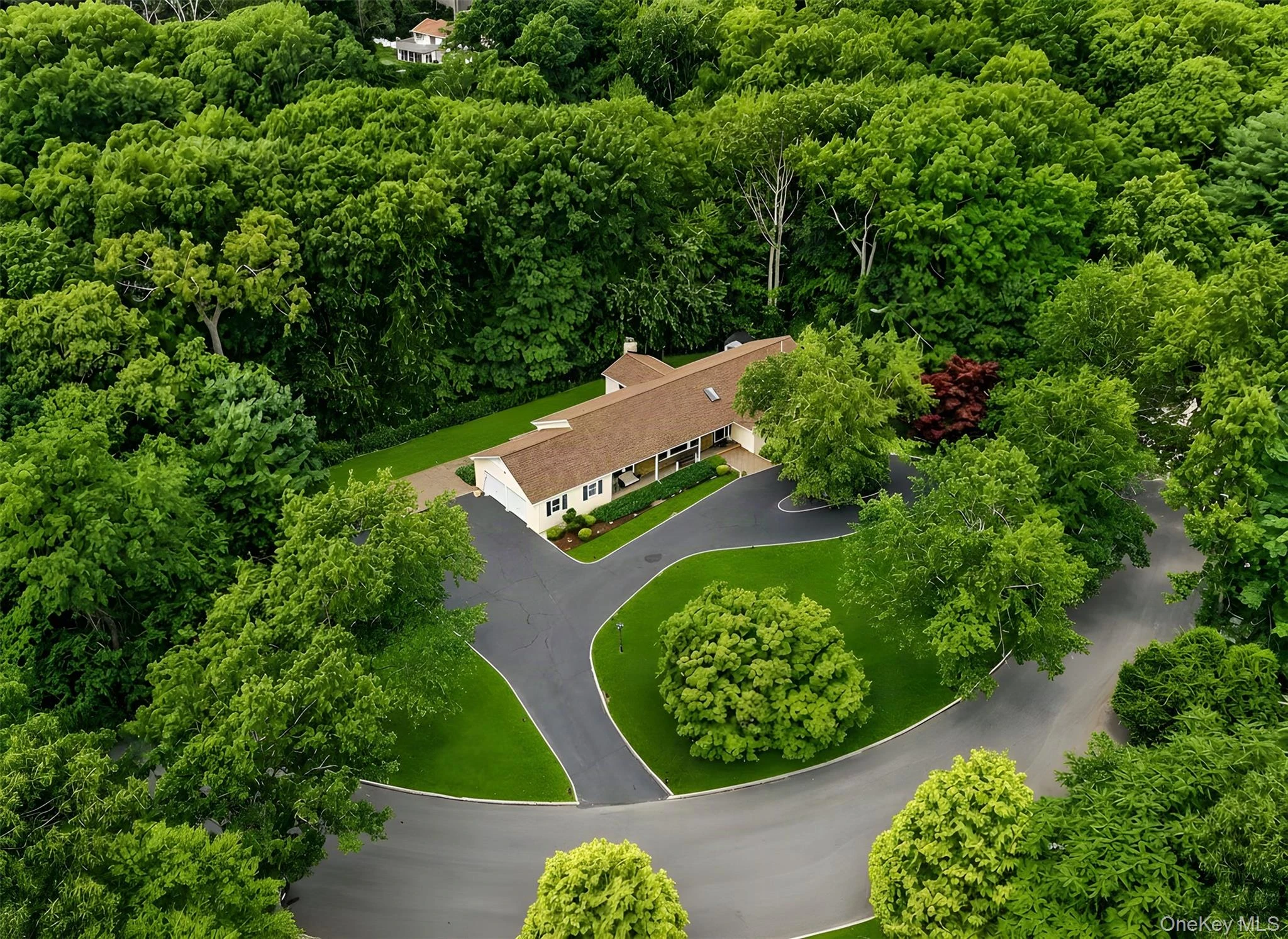 Photograph of 10 Williamsburg Drive