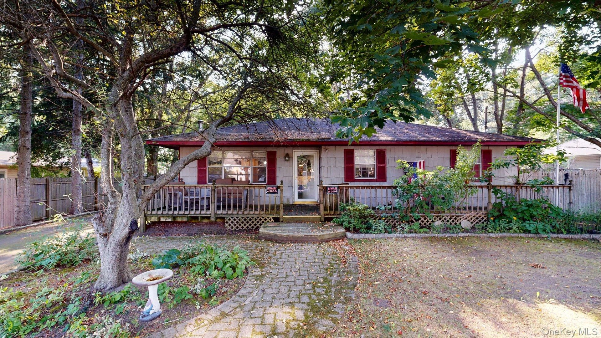 Photograph of 391 Starlight Drive