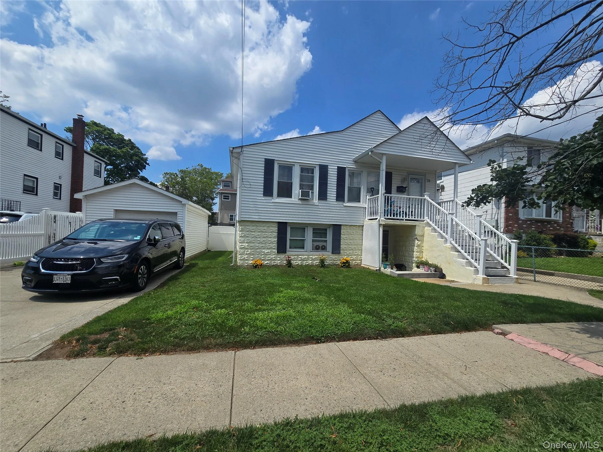 Photograph of 76 2nd Avenue