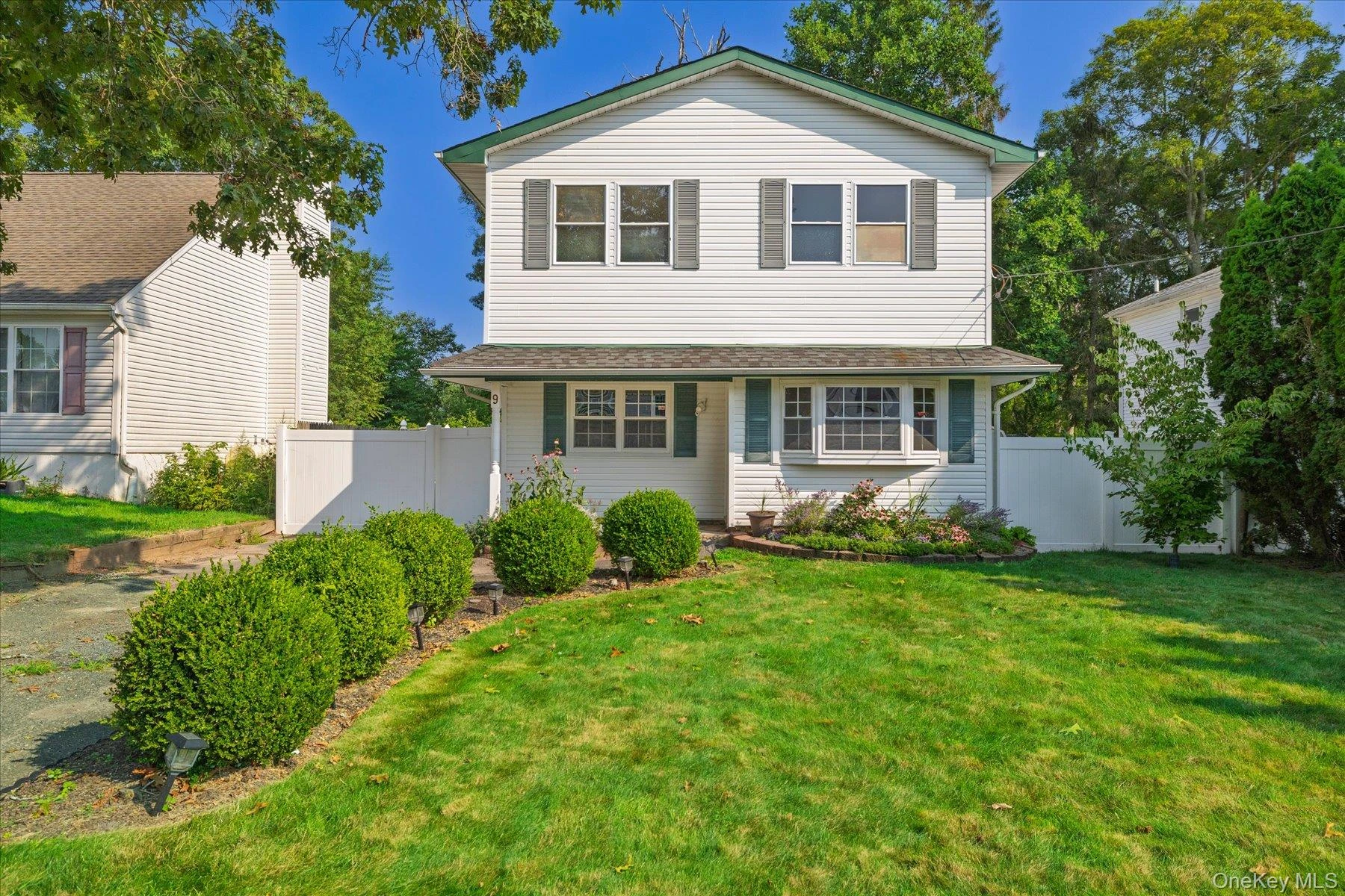 Photograph of 9 Robinson Drive