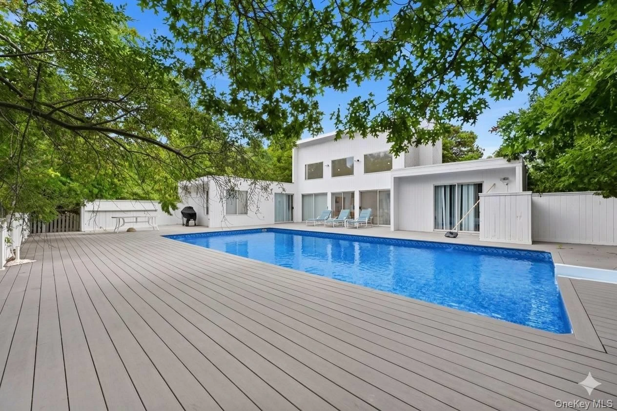 Photograph of 23 Deerfield Way