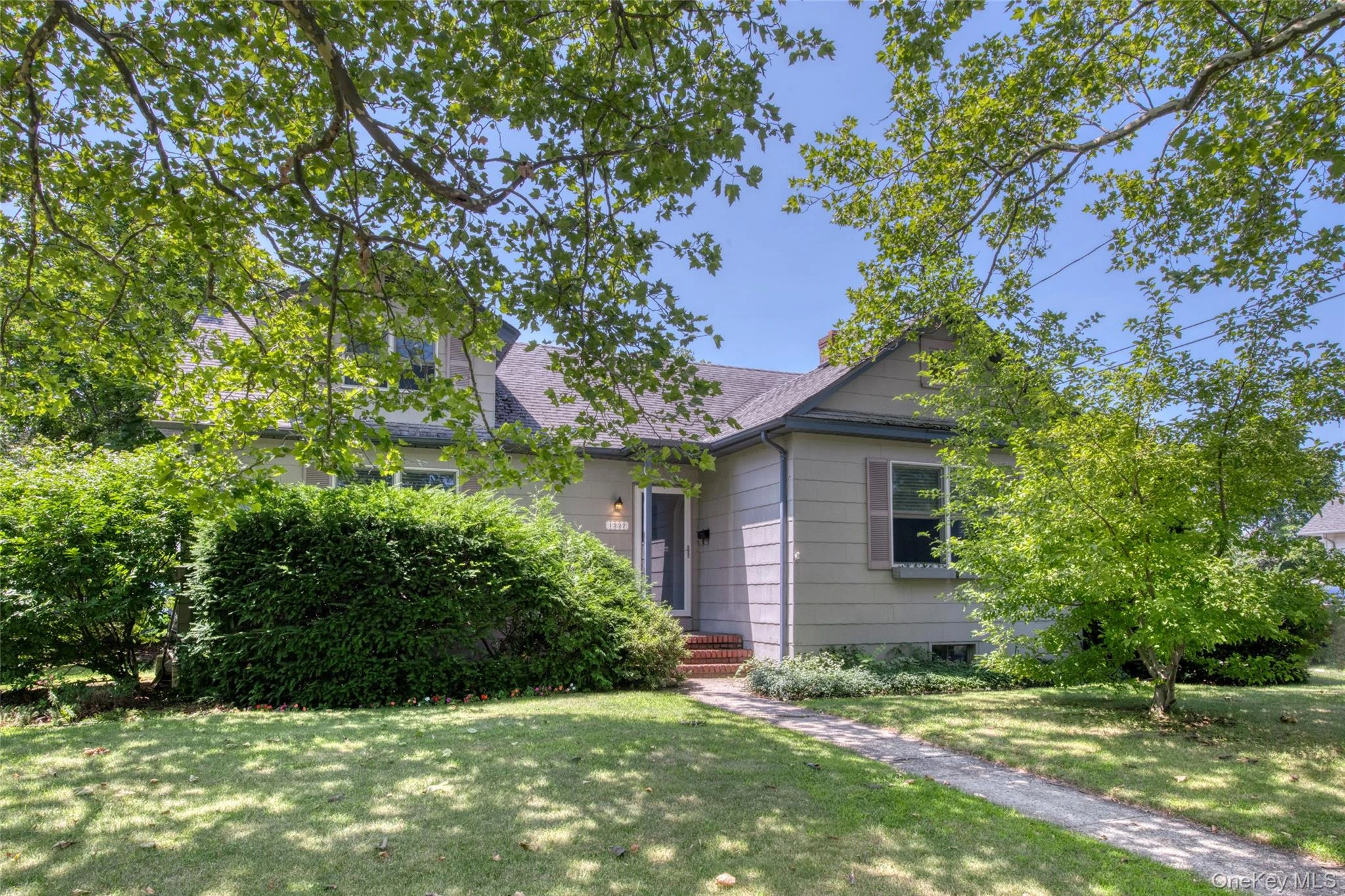 Photograph of 1227 Roanoke Avenue