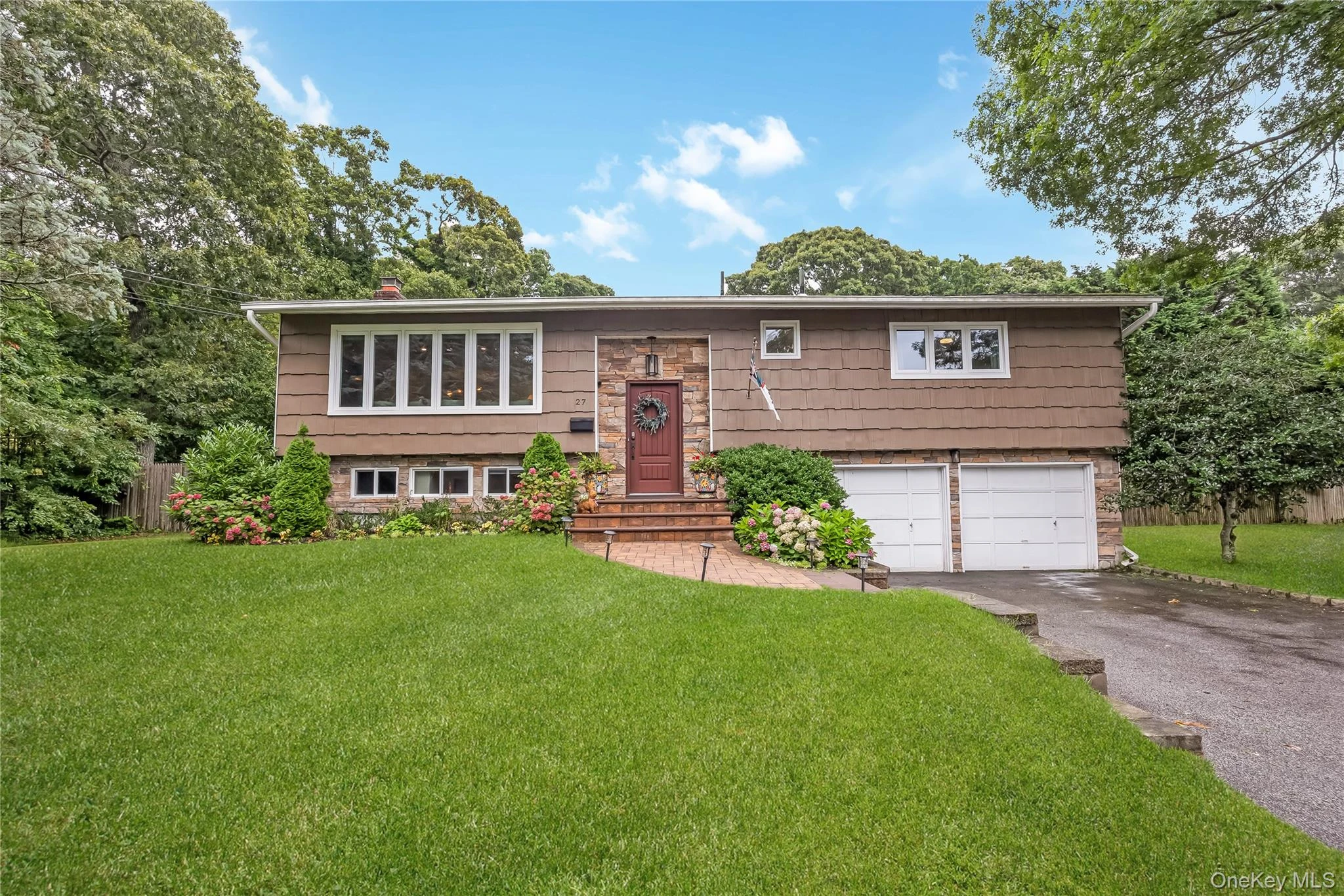 Photograph of 27 Baywood Lane