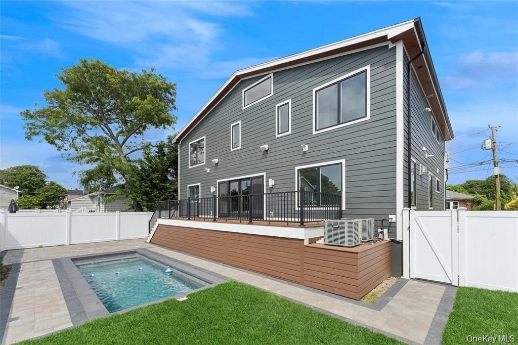 Photograph of 141 Flamingo Street