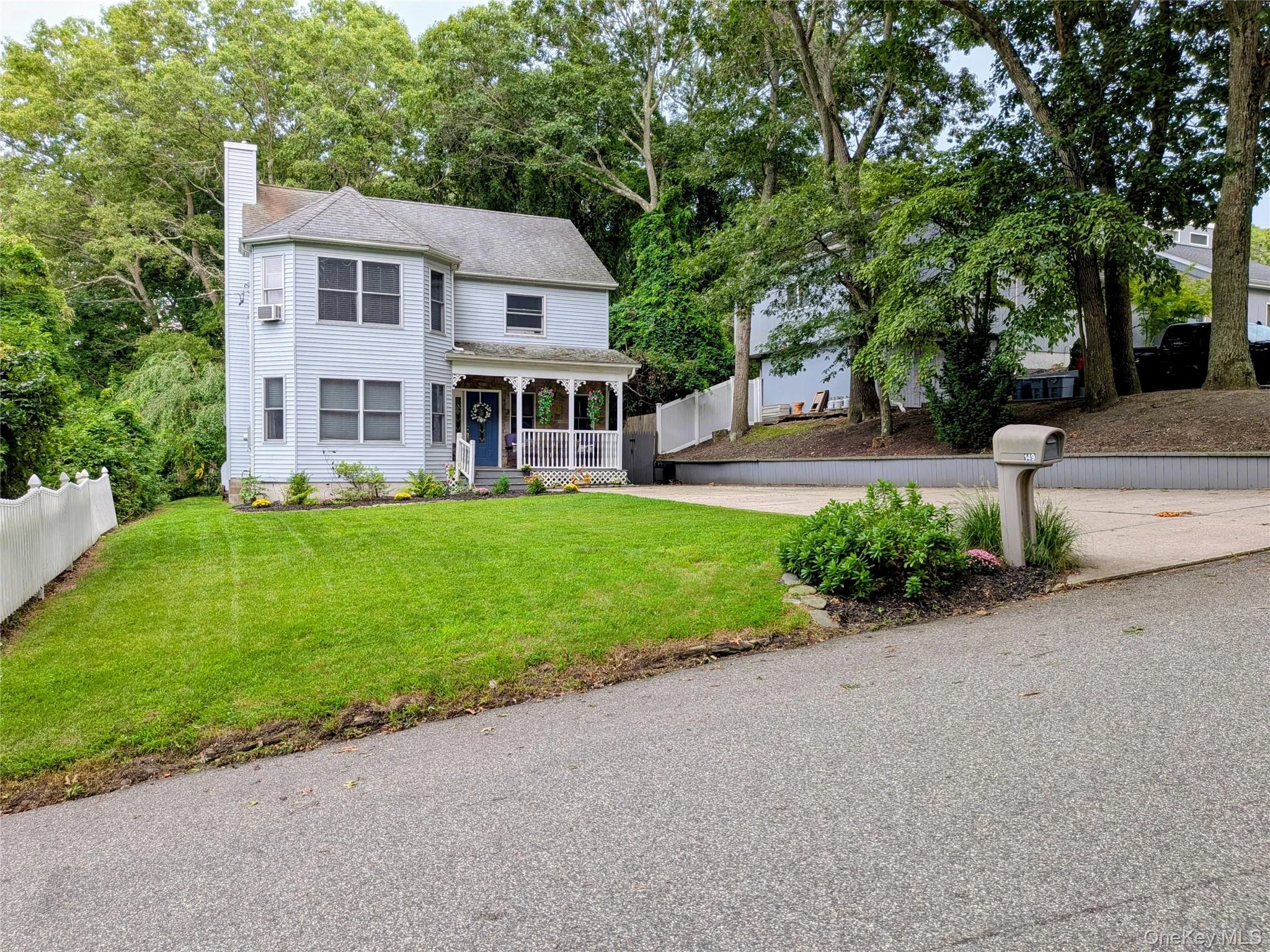Photograph of 149 Grassy Pond Drive