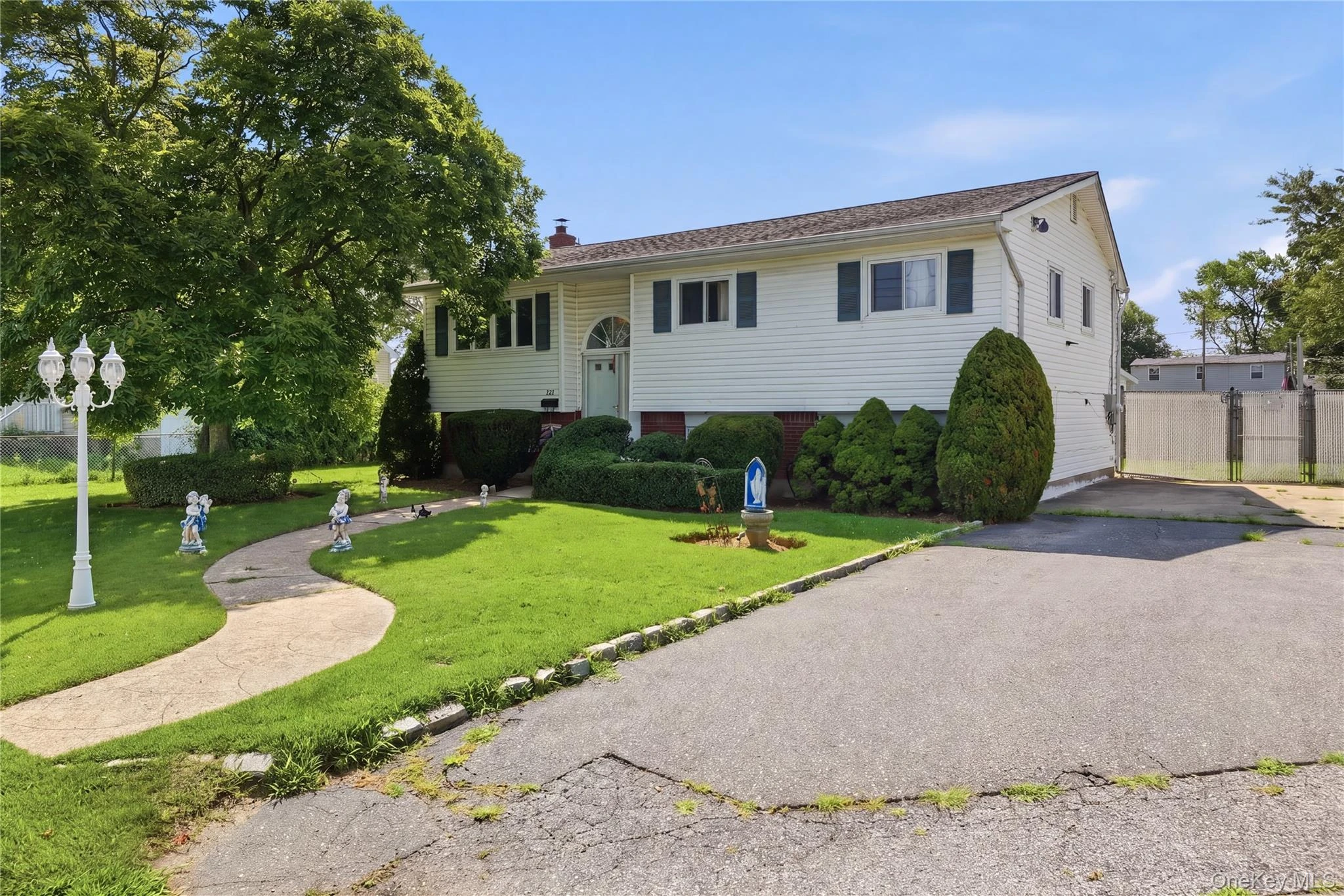 Photograph of 835 7th Street