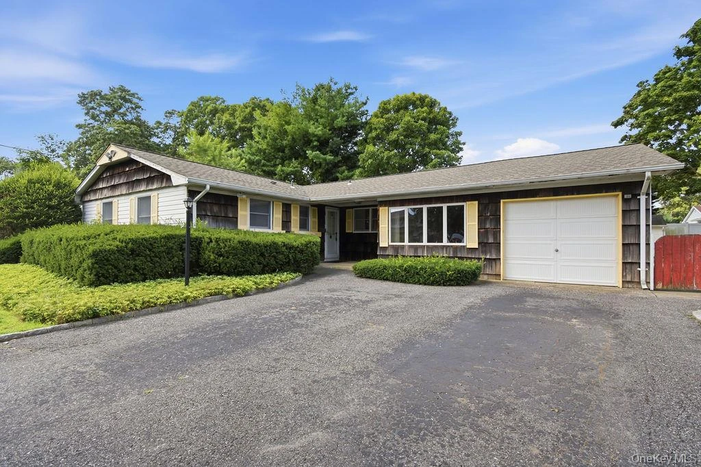 Photograph of 6 Budenos Drive