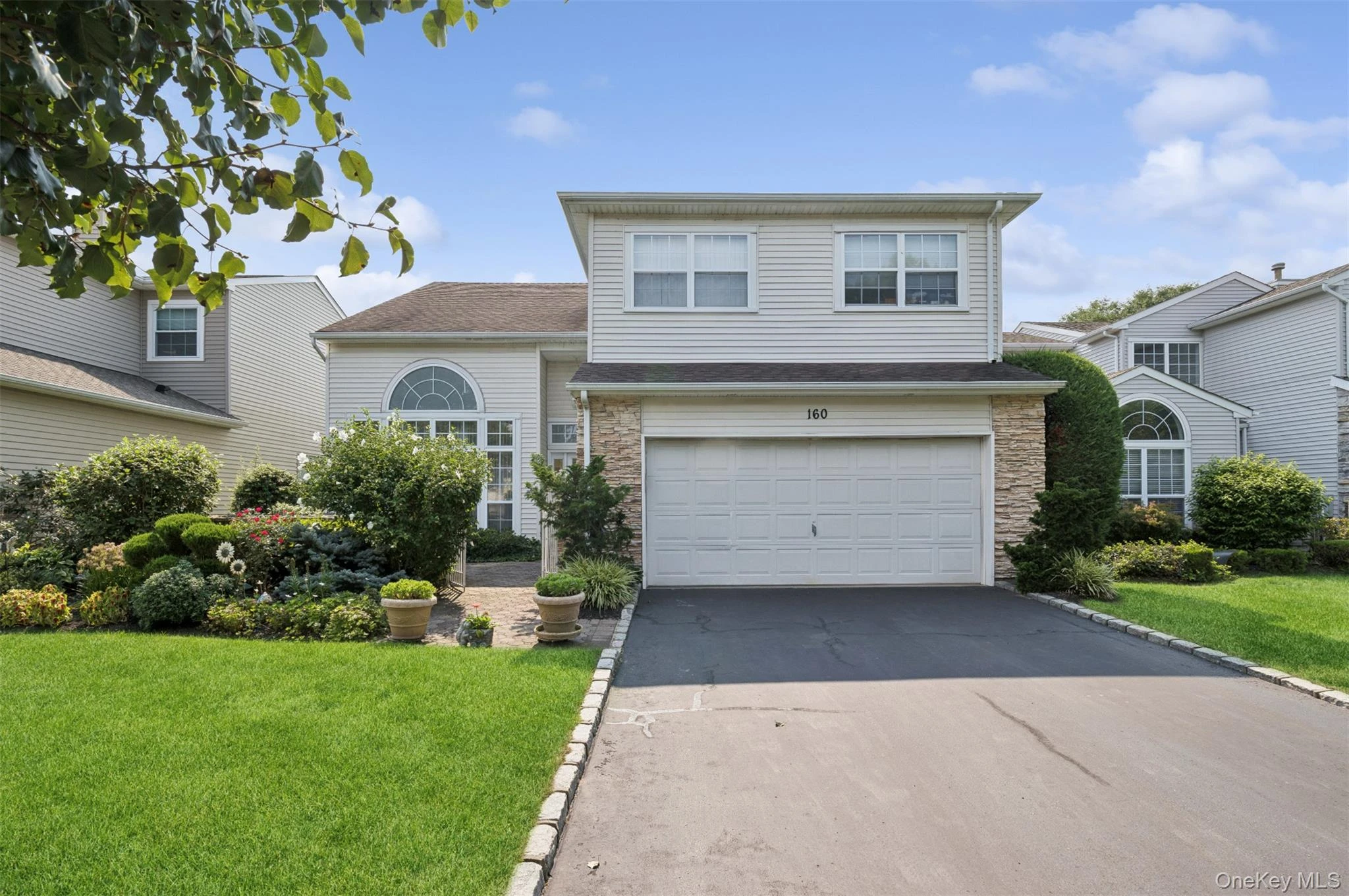 Photograph of 160 Windwatch Drive