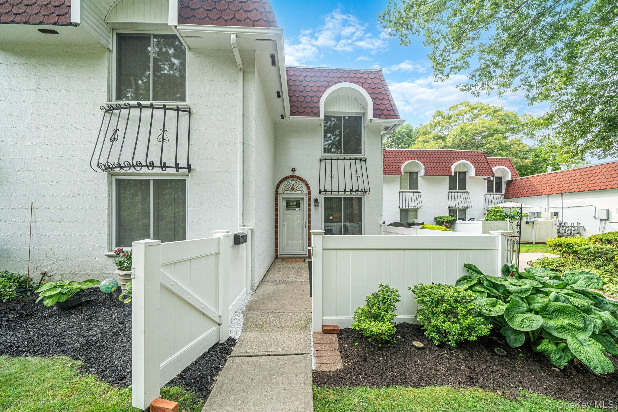 Photograph of 401 Birchwood Road