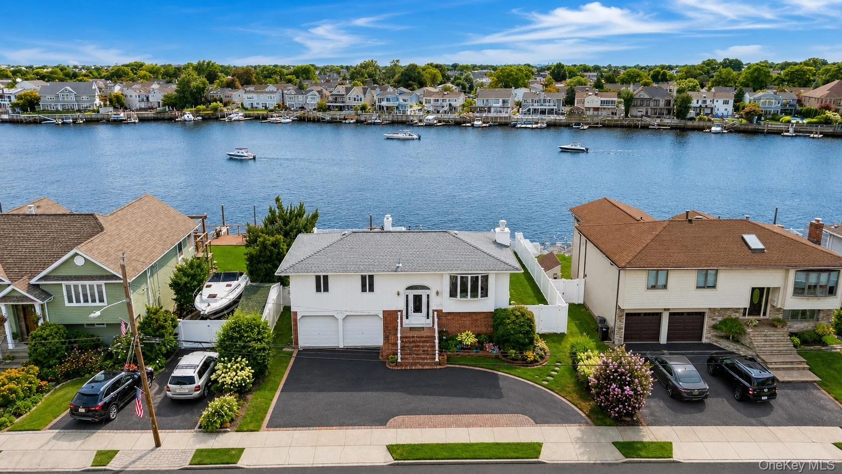 Photograph of 2718 Riverside Drive