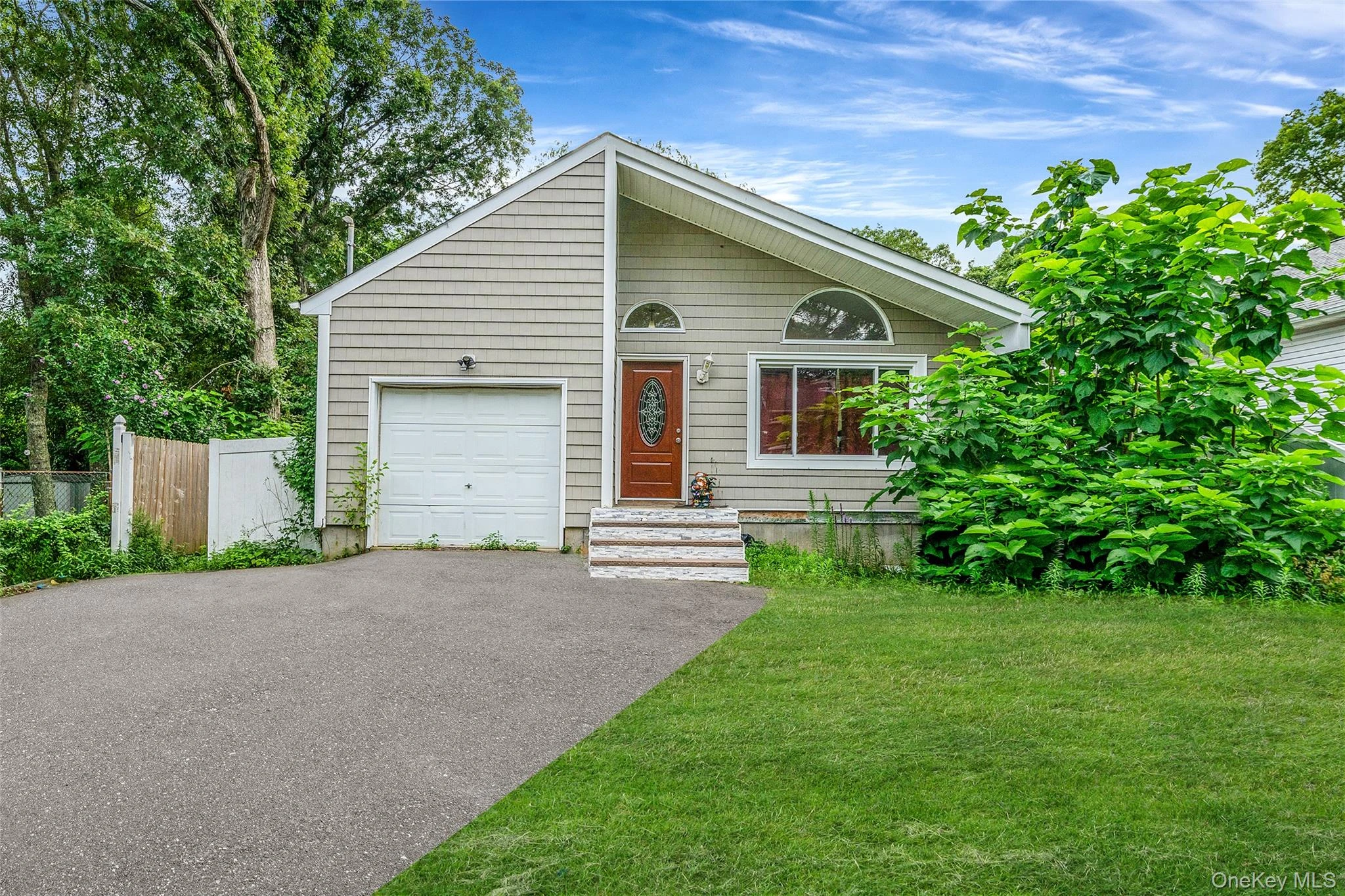 Photograph of 413 Glen Drive
