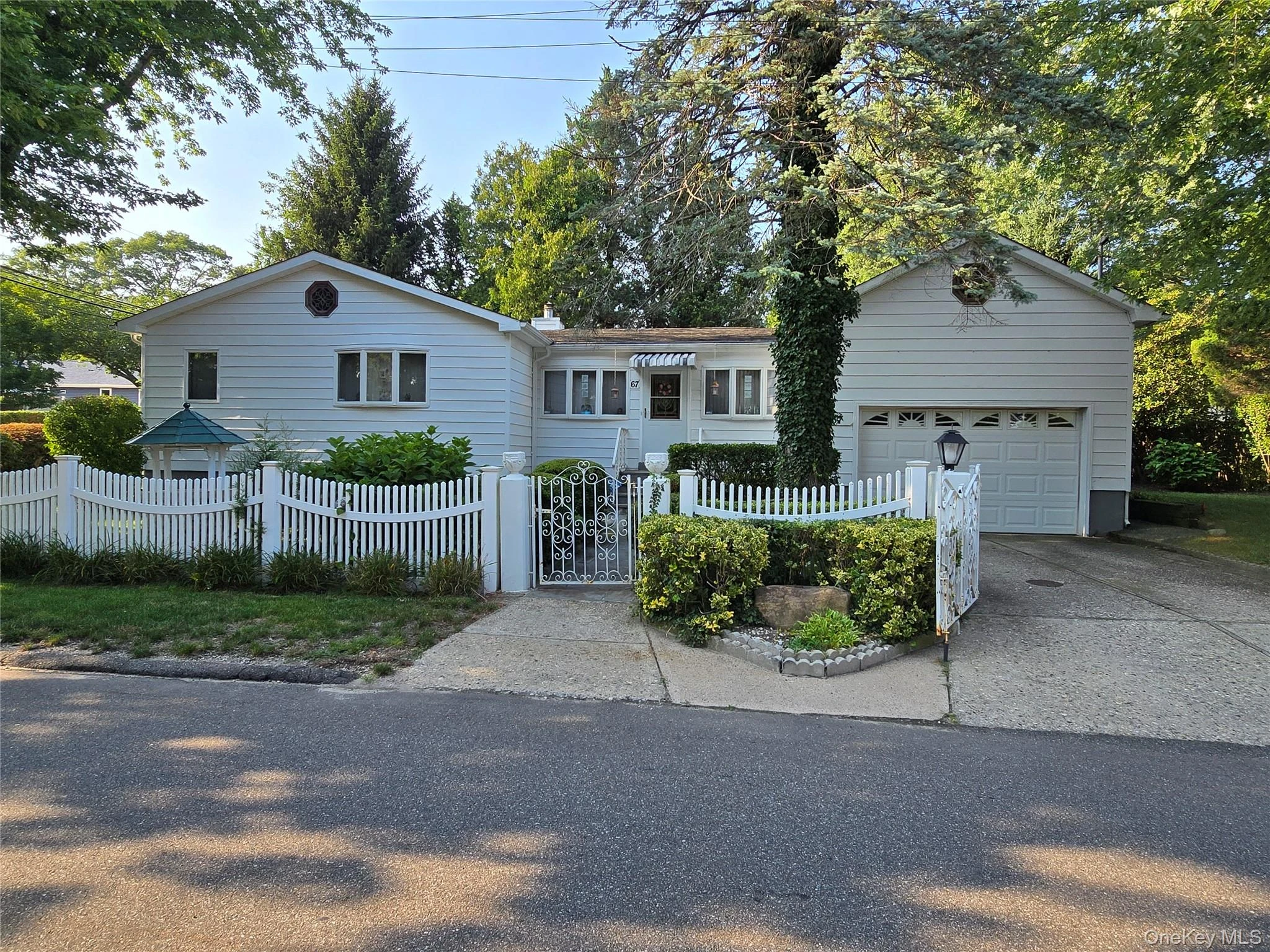 Photograph of 67 King Road