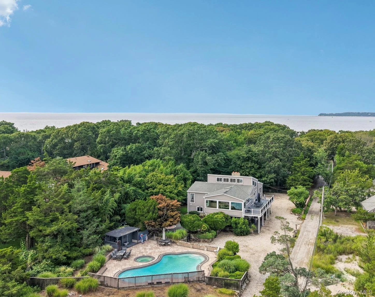 Photograph of 588 E. Long Beach Road