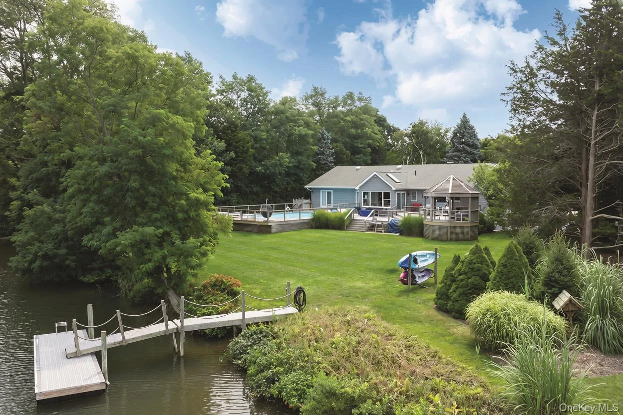 Photograph of 225 Lakeside Drive