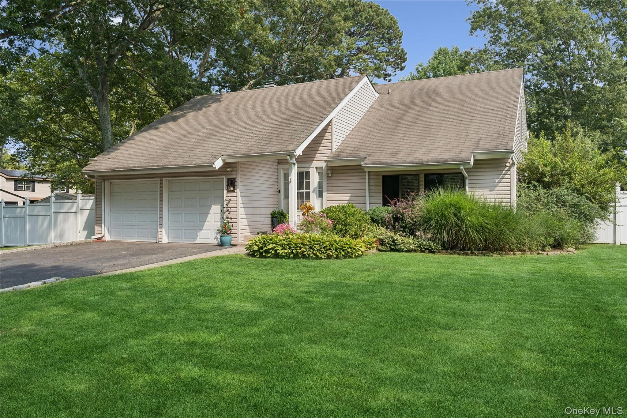 Photograph of 27 Sugarbush Lane