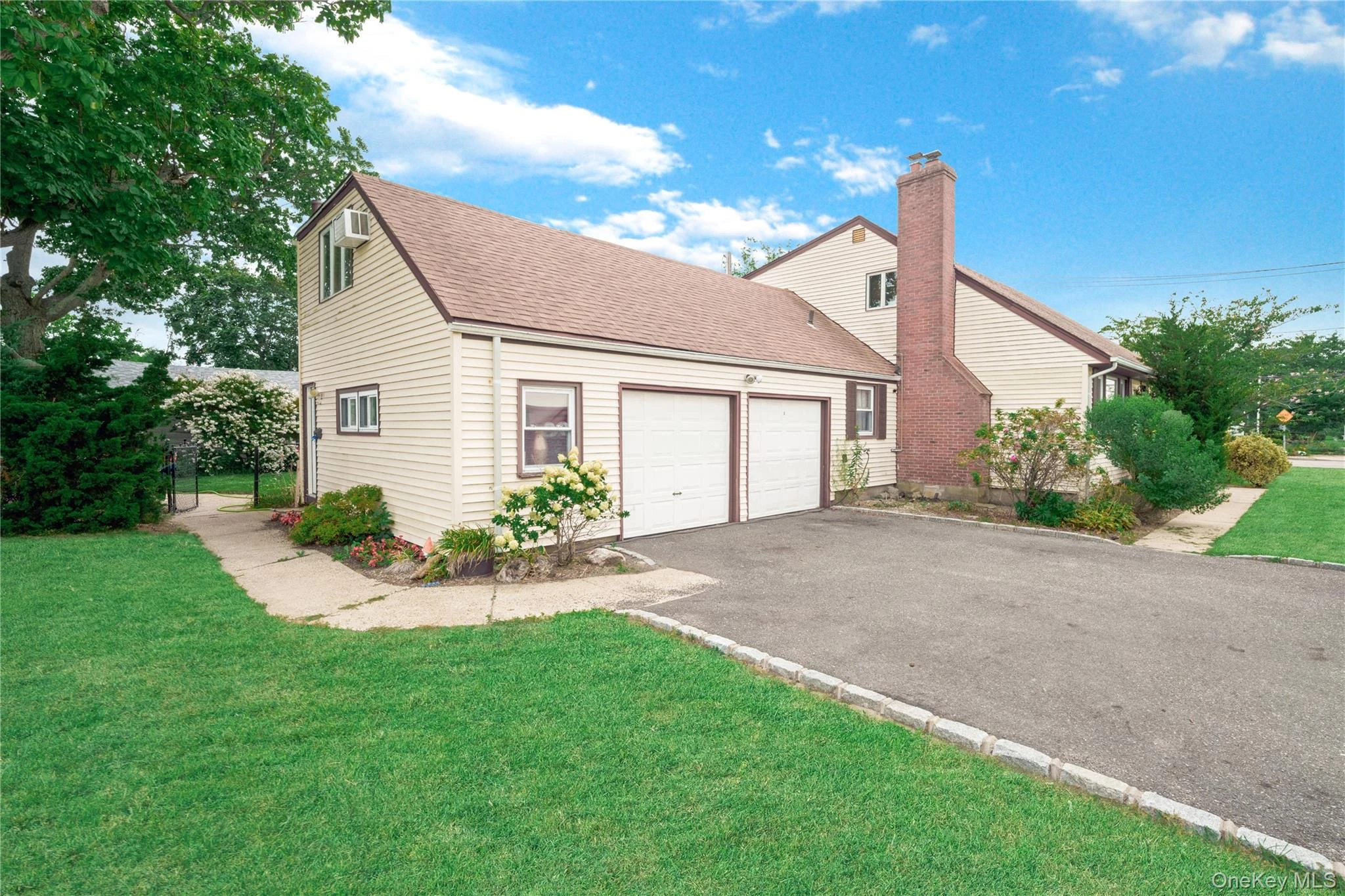 Photograph of 280 Bayview Avenue