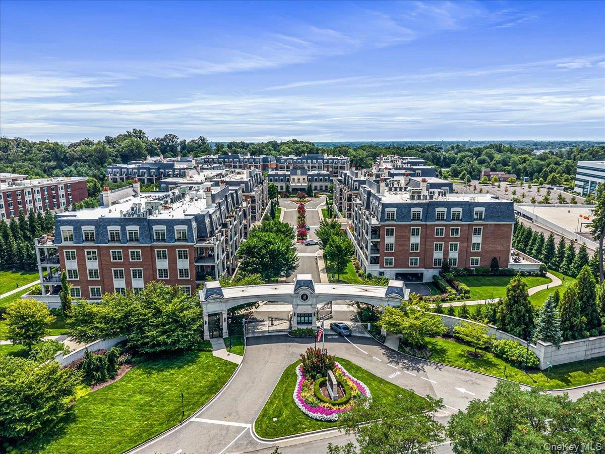 Photograph of 6000 Royal Court