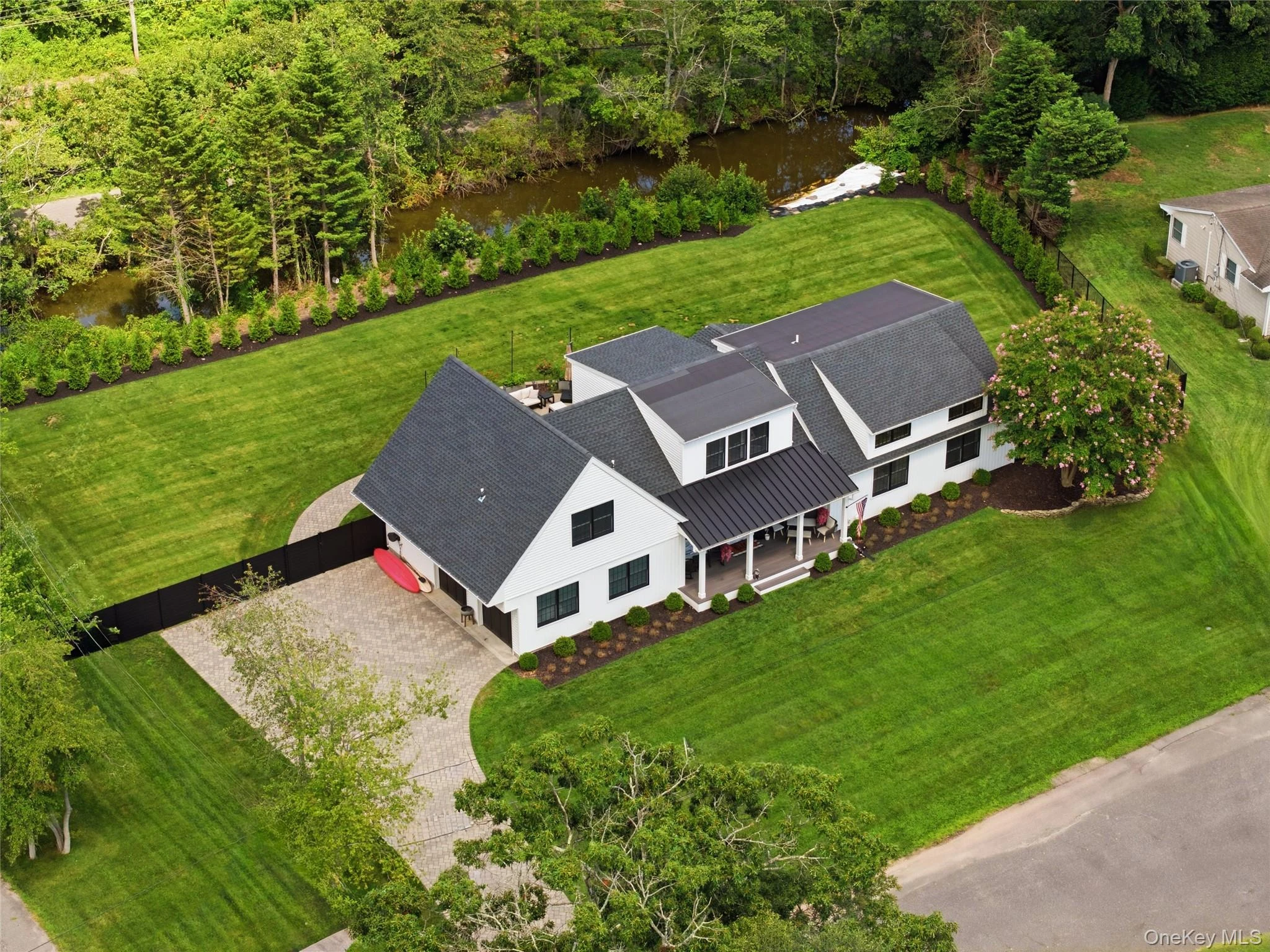 Photograph of 16 Twin River Dr.