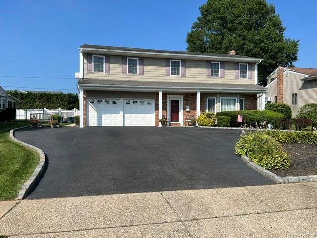 Photograph of 32 Columbine Lane