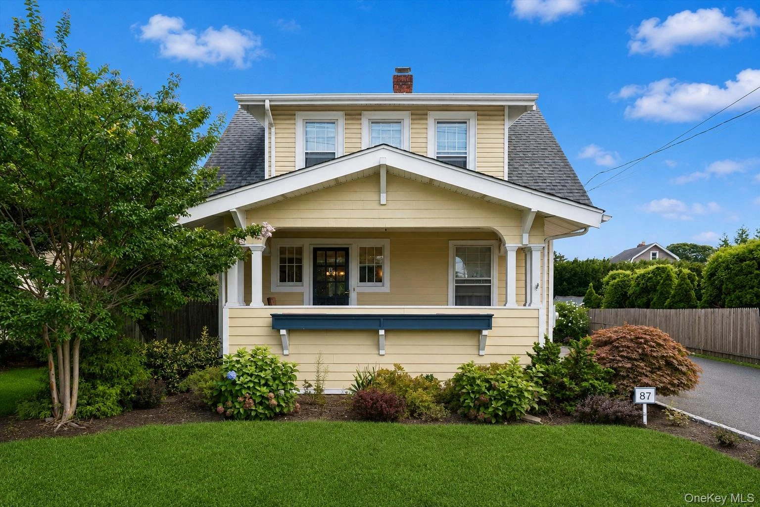 Photograph of 87 Islip Avenue