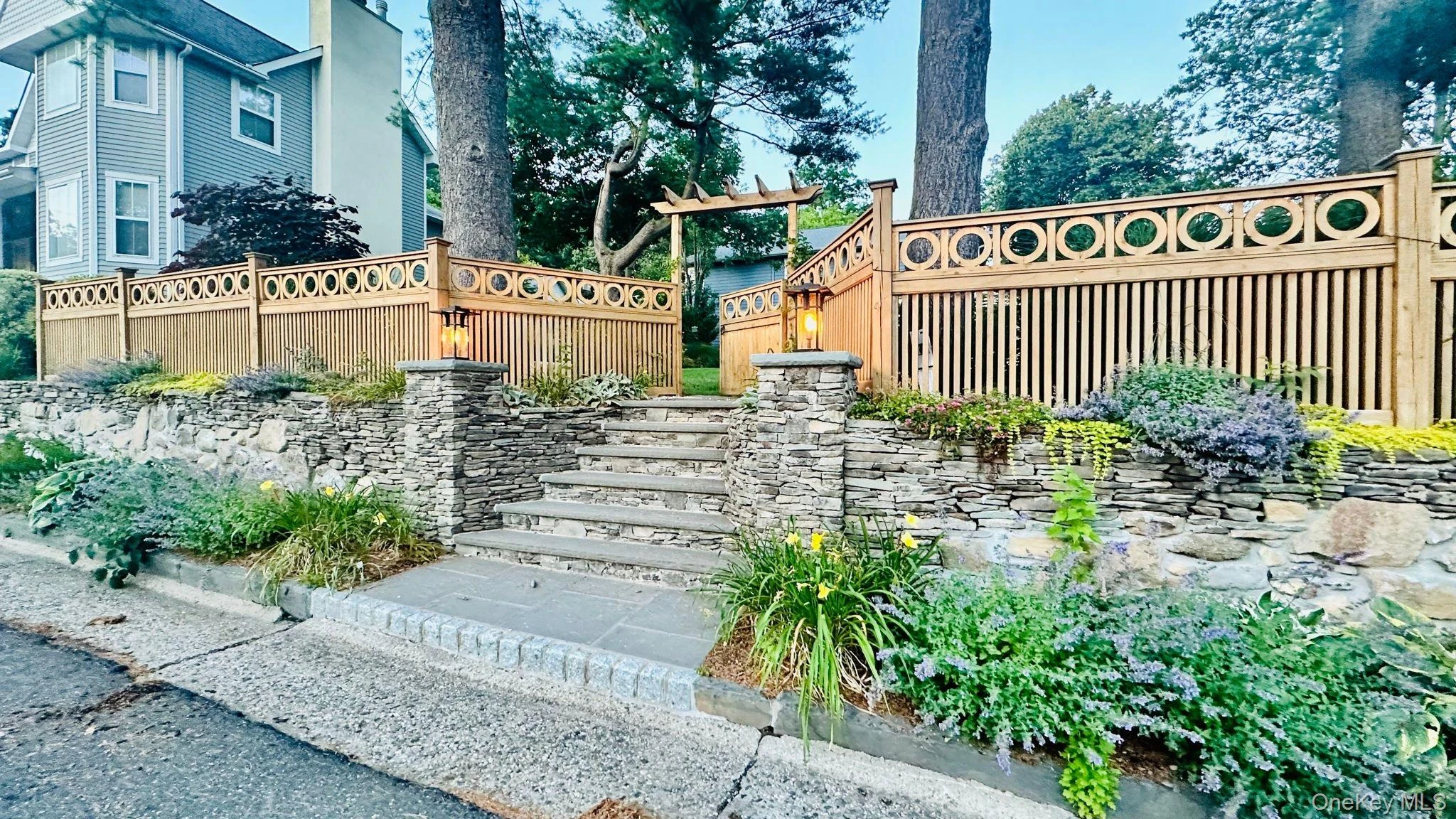 Photograph of 18 20th Avenue