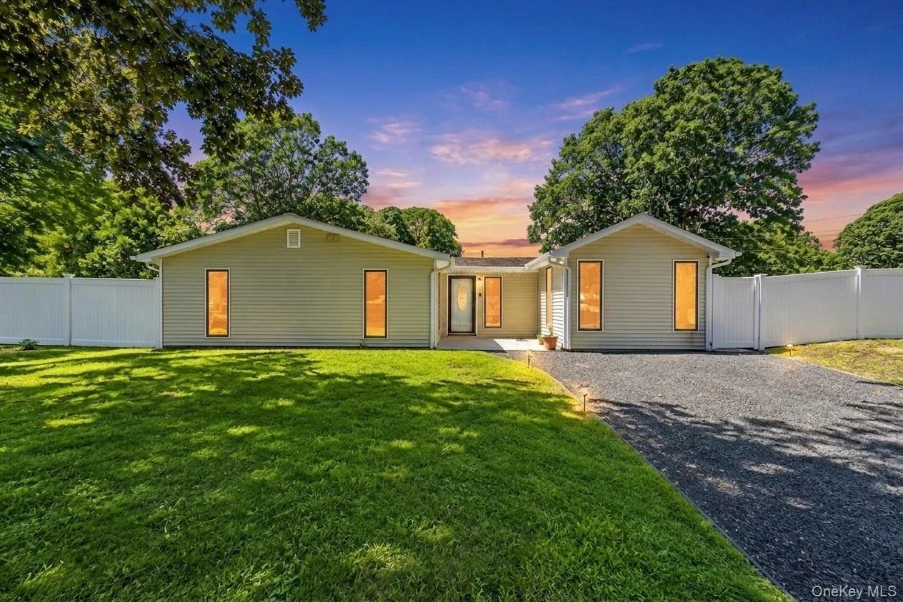 Photograph of 10 Helene Drive
