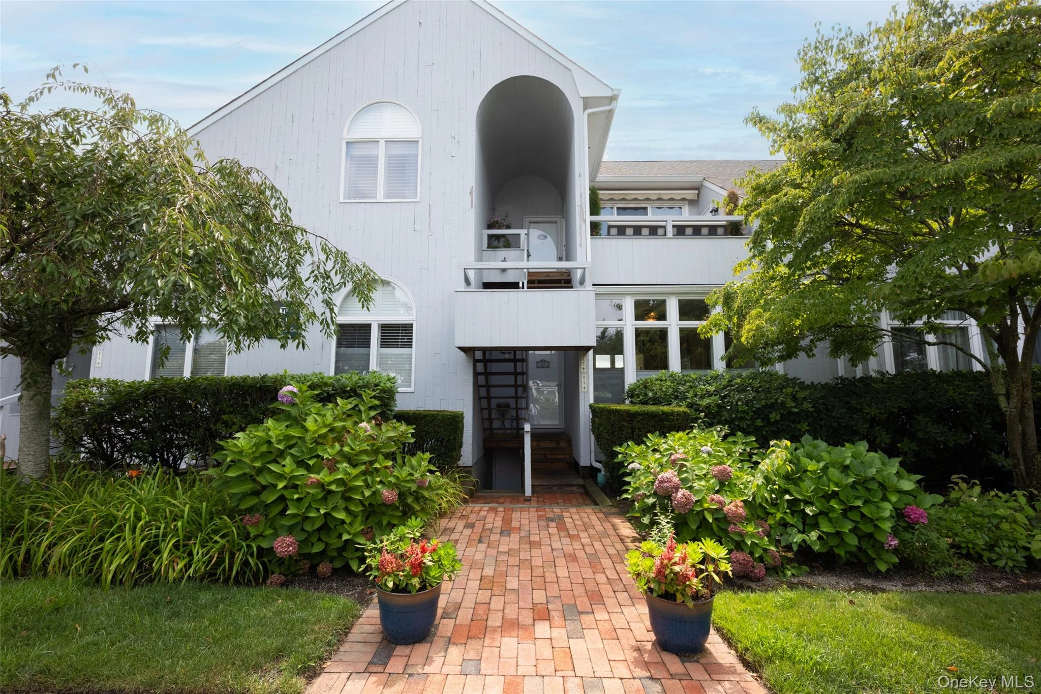 Photograph of 400 Noyack Road