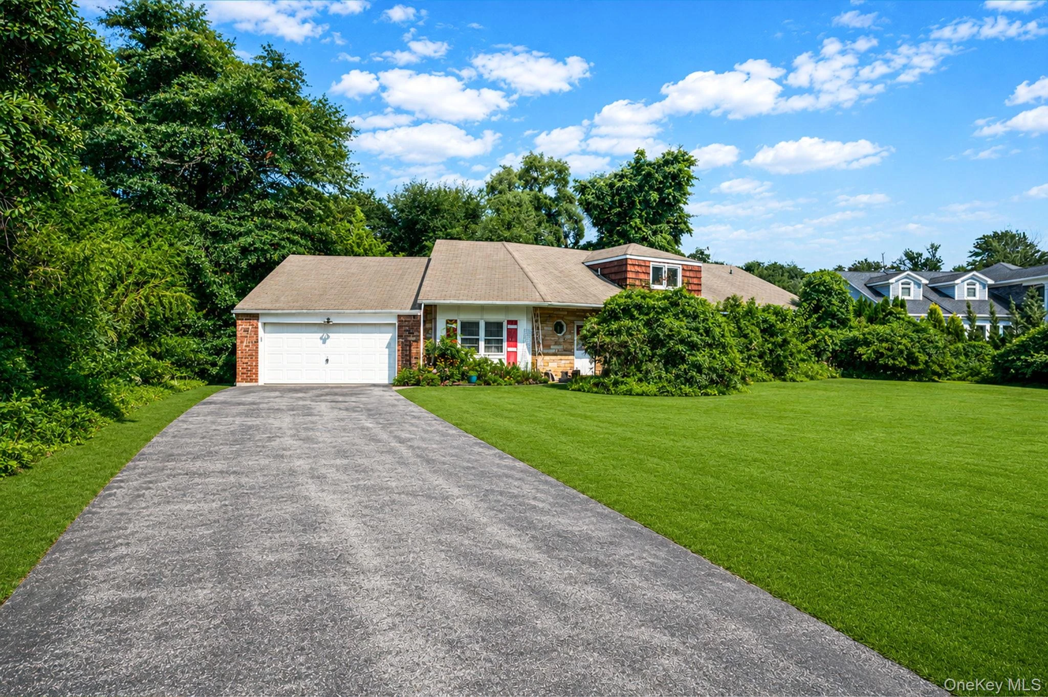 Photograph of 893 Gardiner Drive