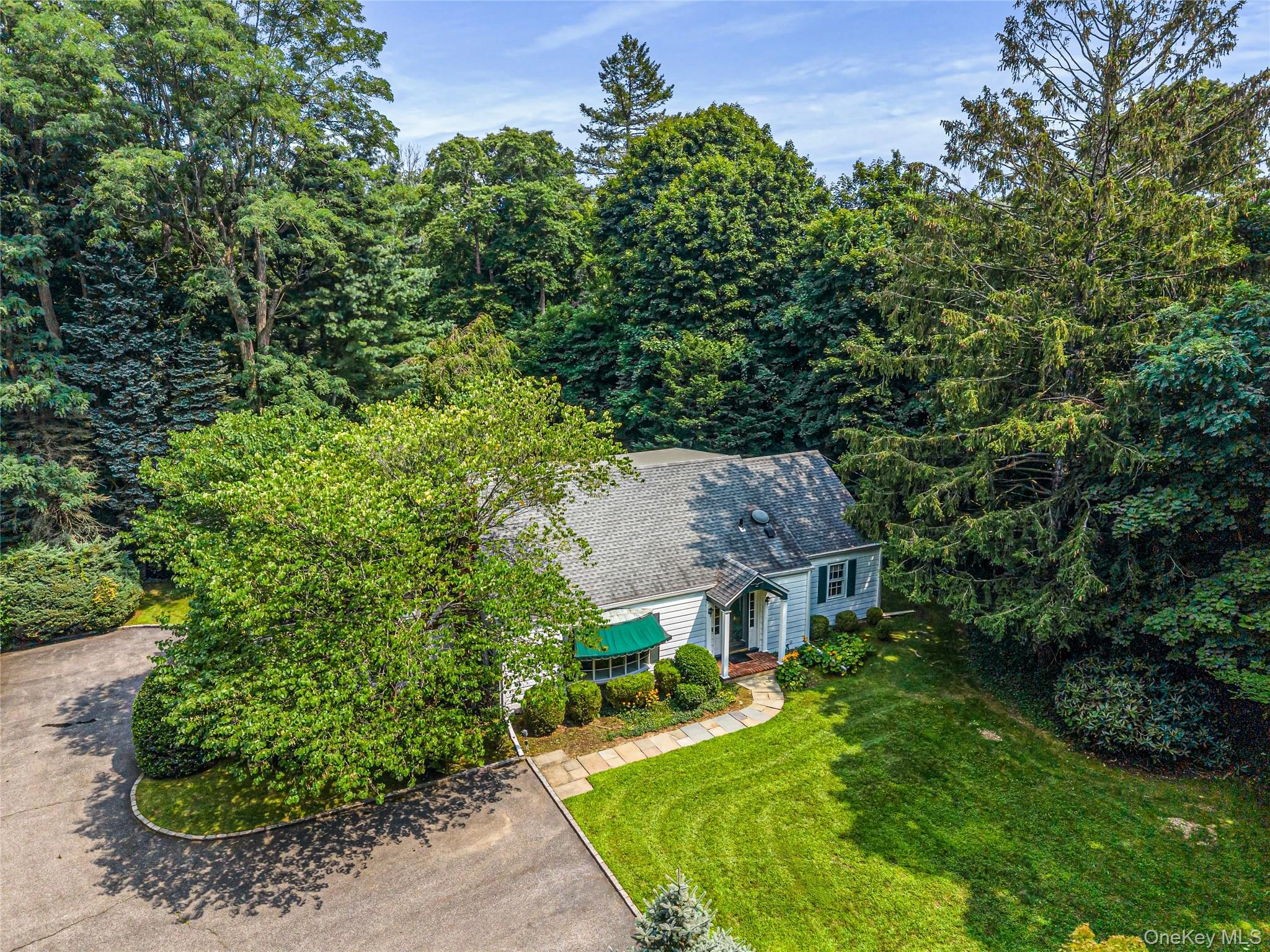 Photograph of 84 Bayville Road