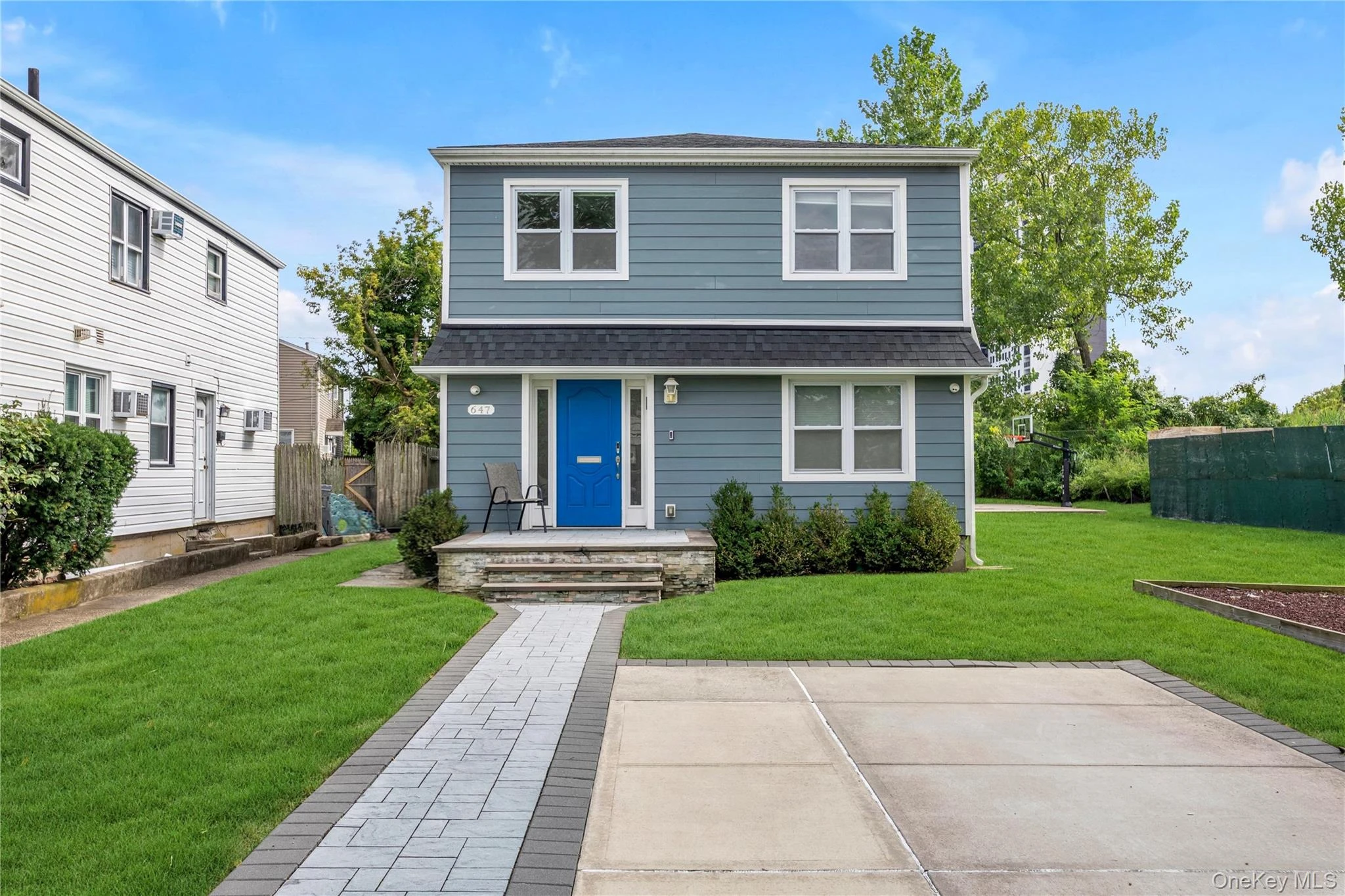 Photograph of 647 Jarvis Avenue