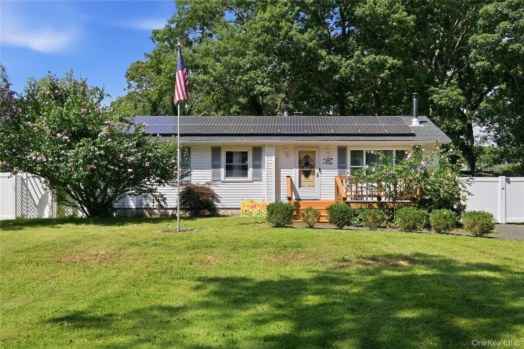 Photograph of 211 Hampton Avenue