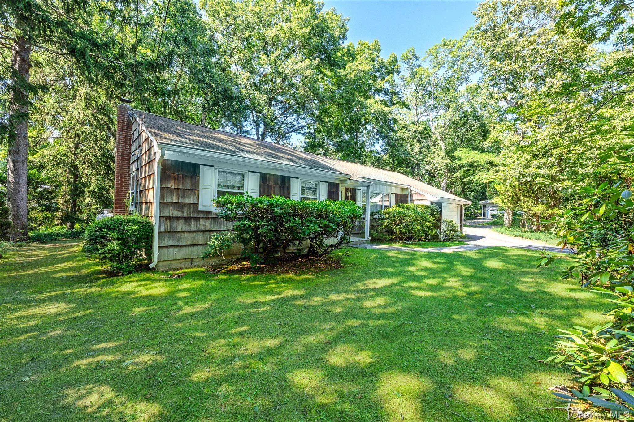 Photograph of 2625 Great Peconic Bay Boulevard