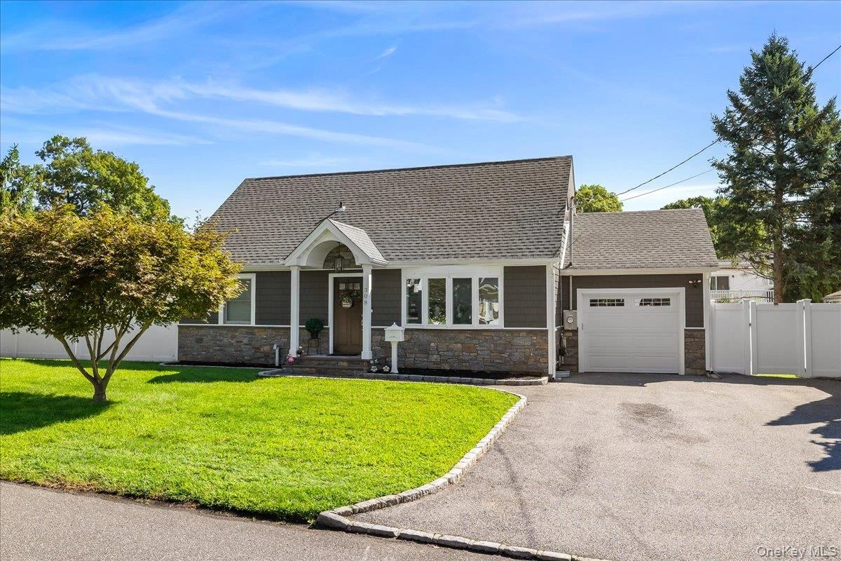 Photograph of 308 McCall Avenue